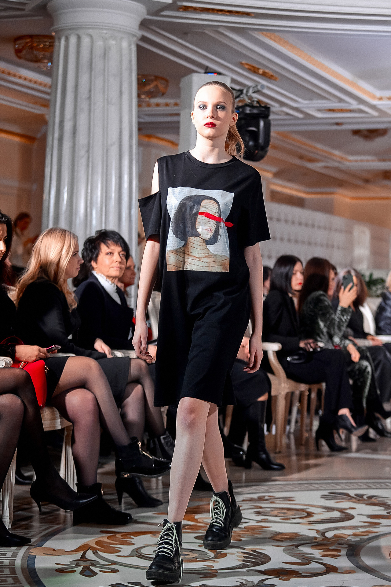 ПОКАЗ В ГОСТИНИЦЕ ЭРМИТАЖ