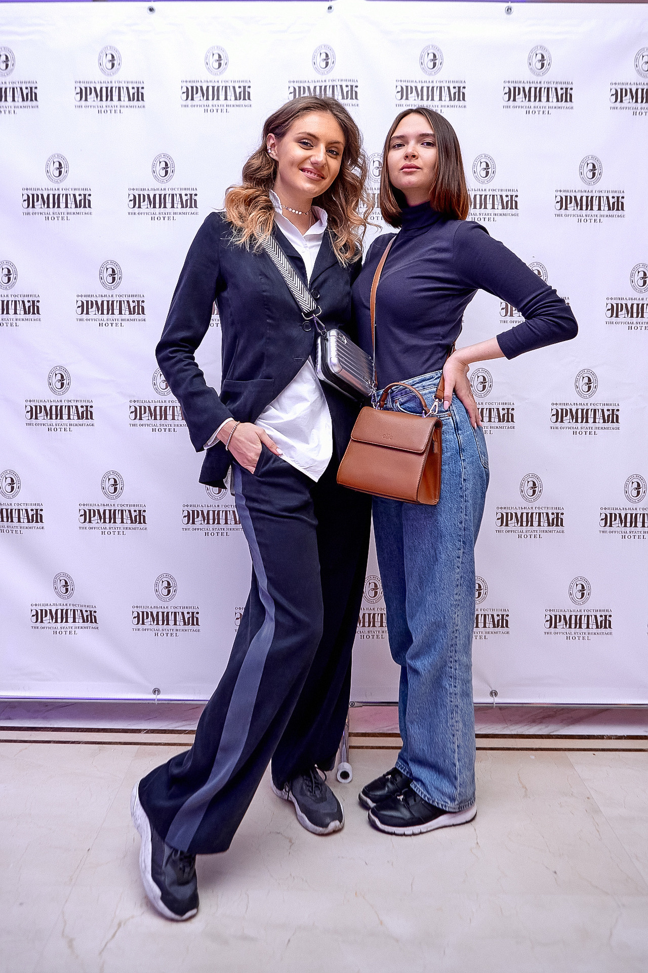 ПОКАЗ В ГОСТИНИЦЕ ЭРМИТАЖ