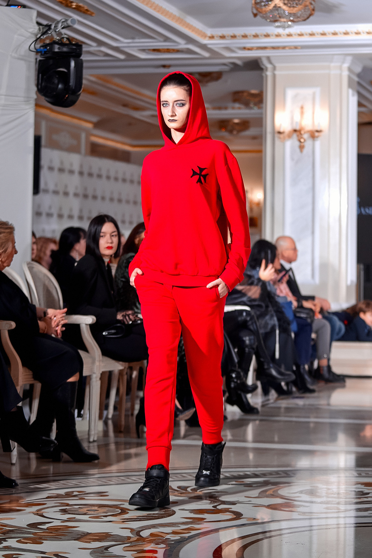 ПОКАЗ В ГОСТИНИЦЕ ЭРМИТАЖ