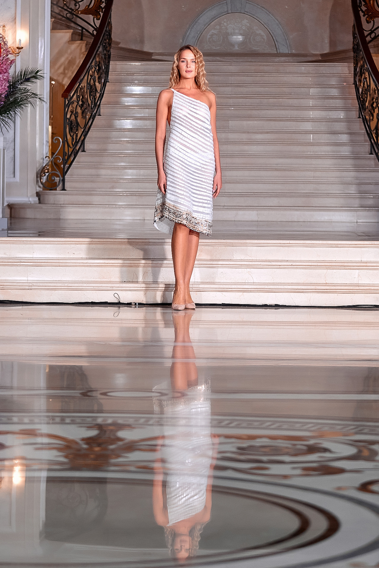 ПОКАЗ В ГОСТИНИЦЕ ЭРМИТАЖ