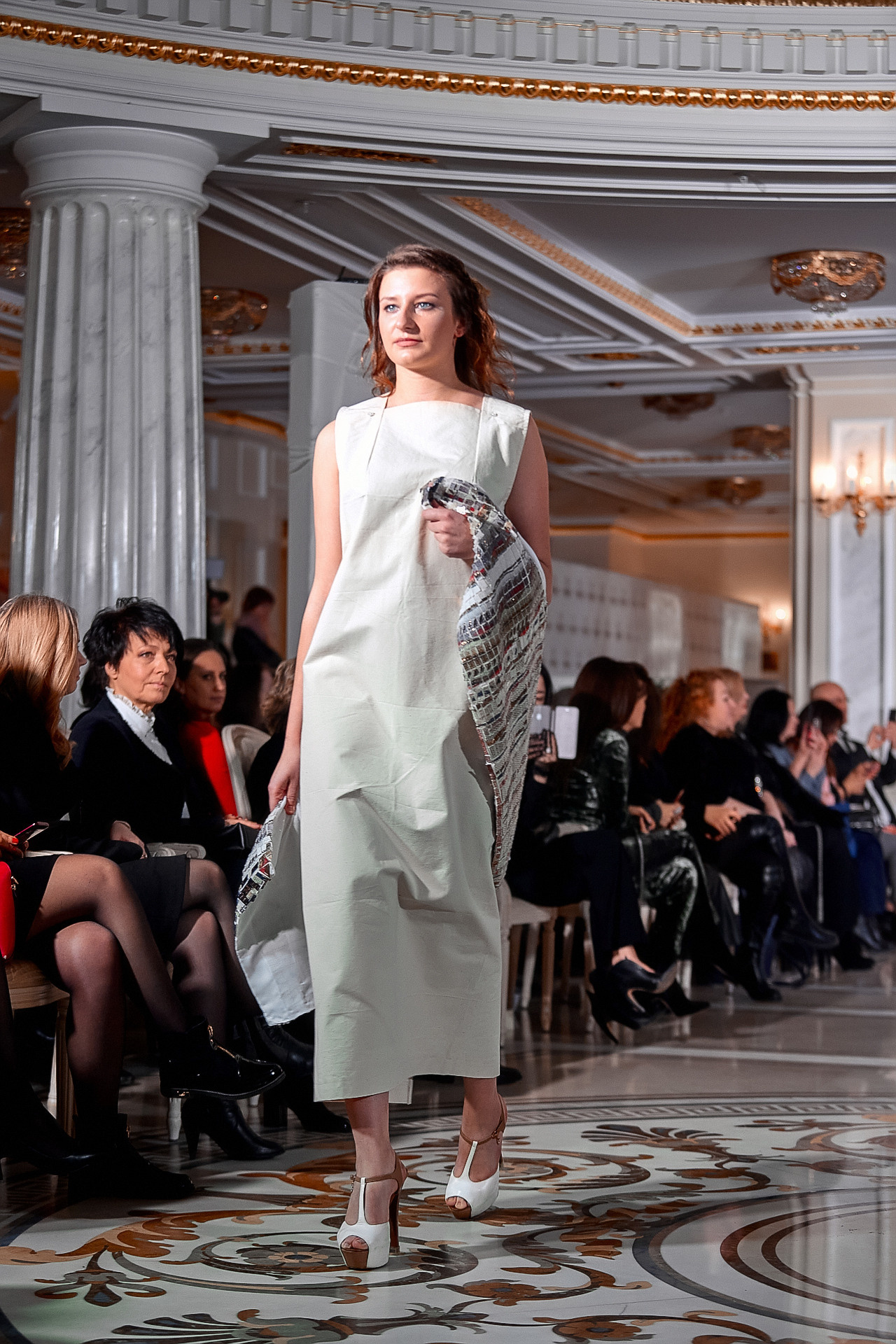 ПОКАЗ В ГОСТИНИЦЕ ЭРМИТАЖ