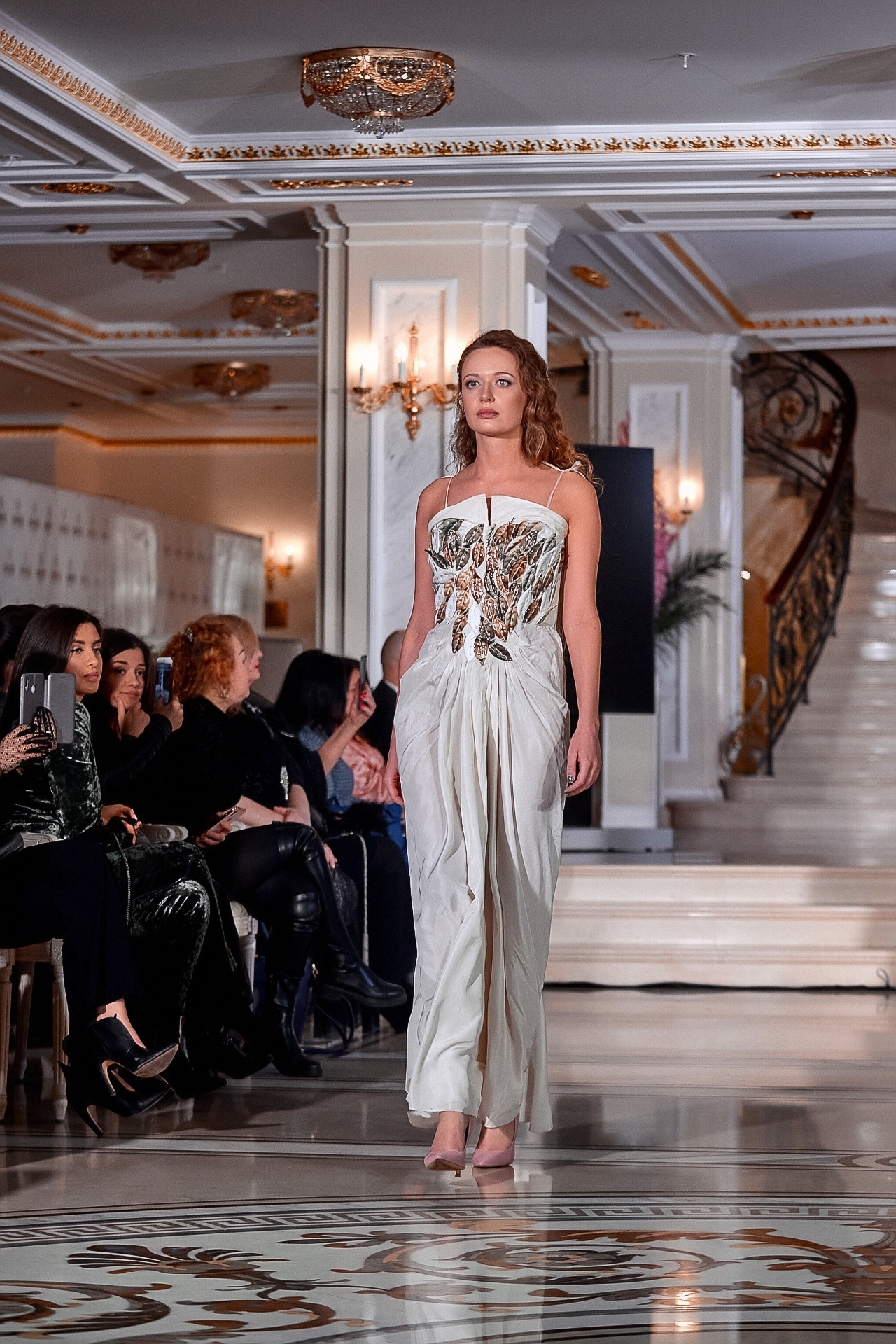 ПОКАЗ В ГОСТИНИЦЕ ЭРМИТАЖ