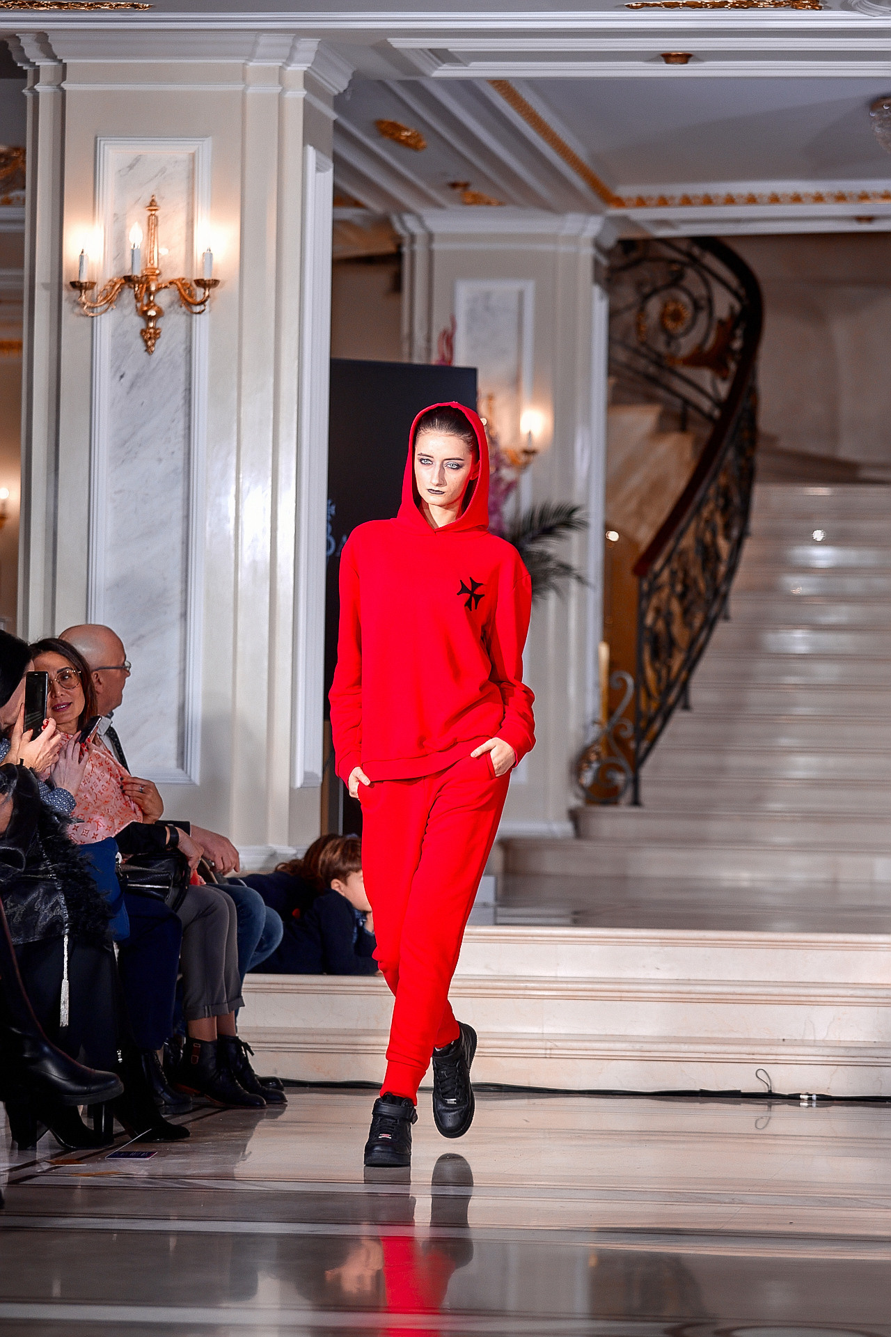 ПОКАЗ В ГОСТИНИЦЕ ЭРМИТАЖ