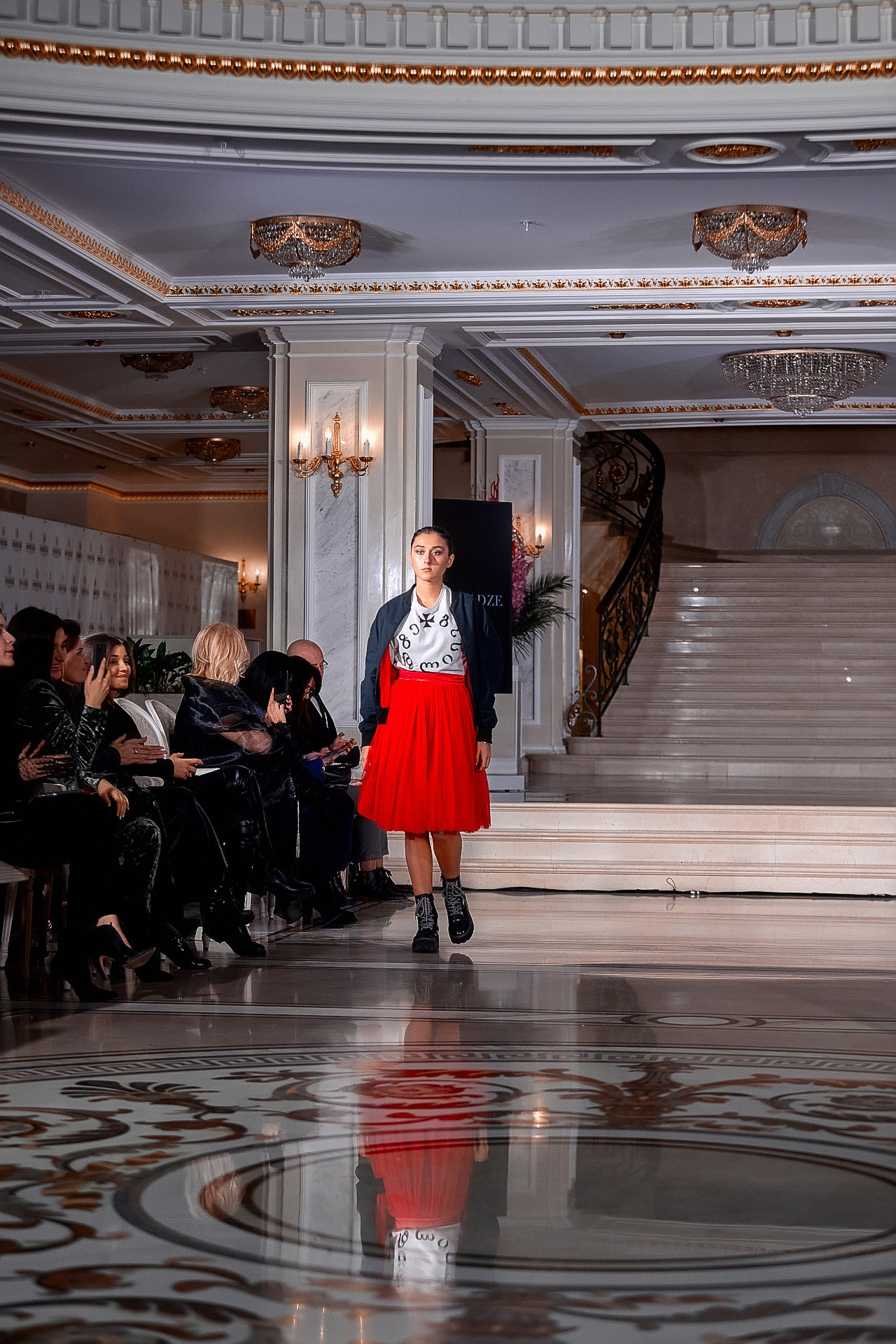 ПОКАЗ В ГОСТИНИЦЕ ЭРМИТАЖ