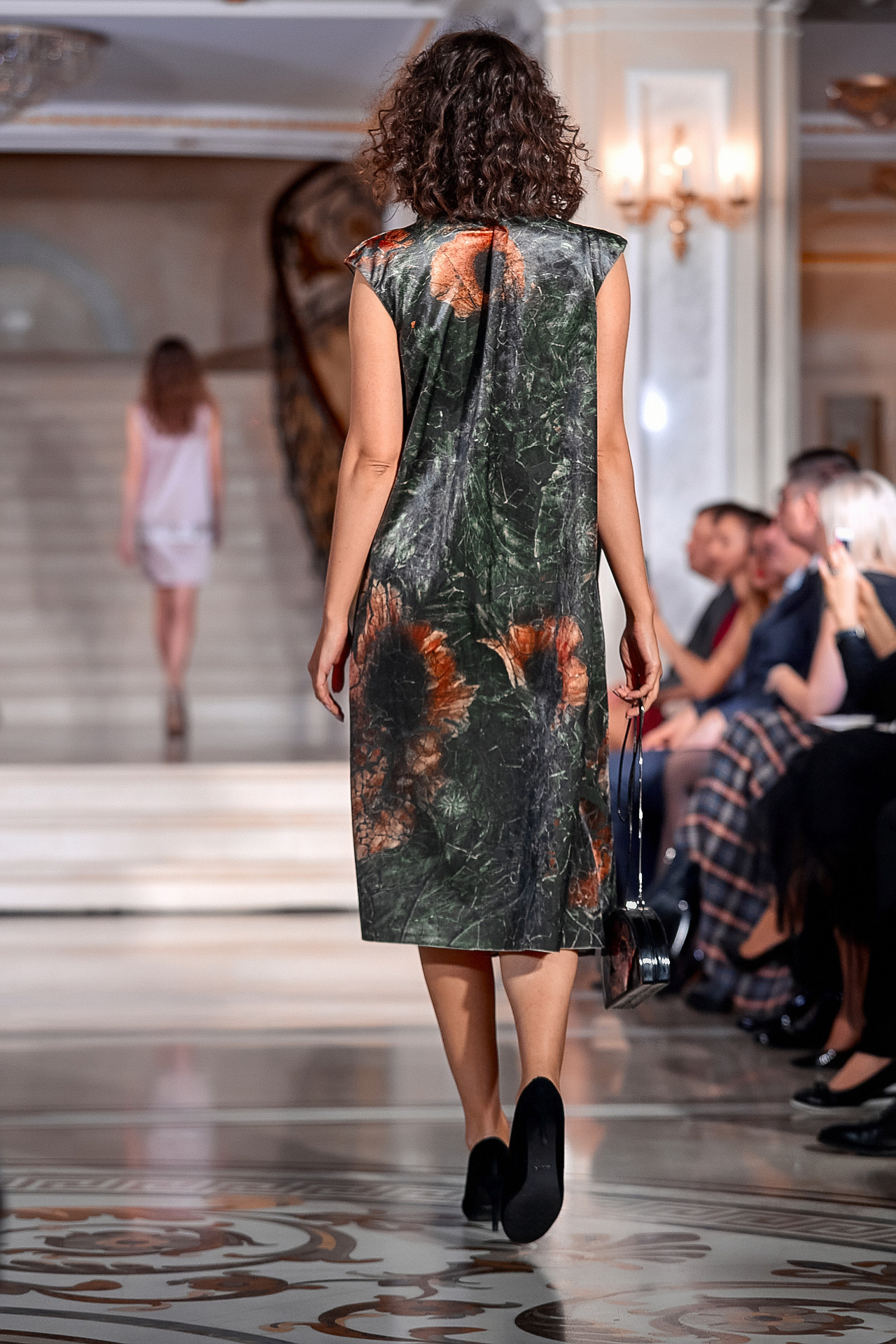 ПОКАЗ В ГОСТИНИЦЕ ЭРМИТАЖ