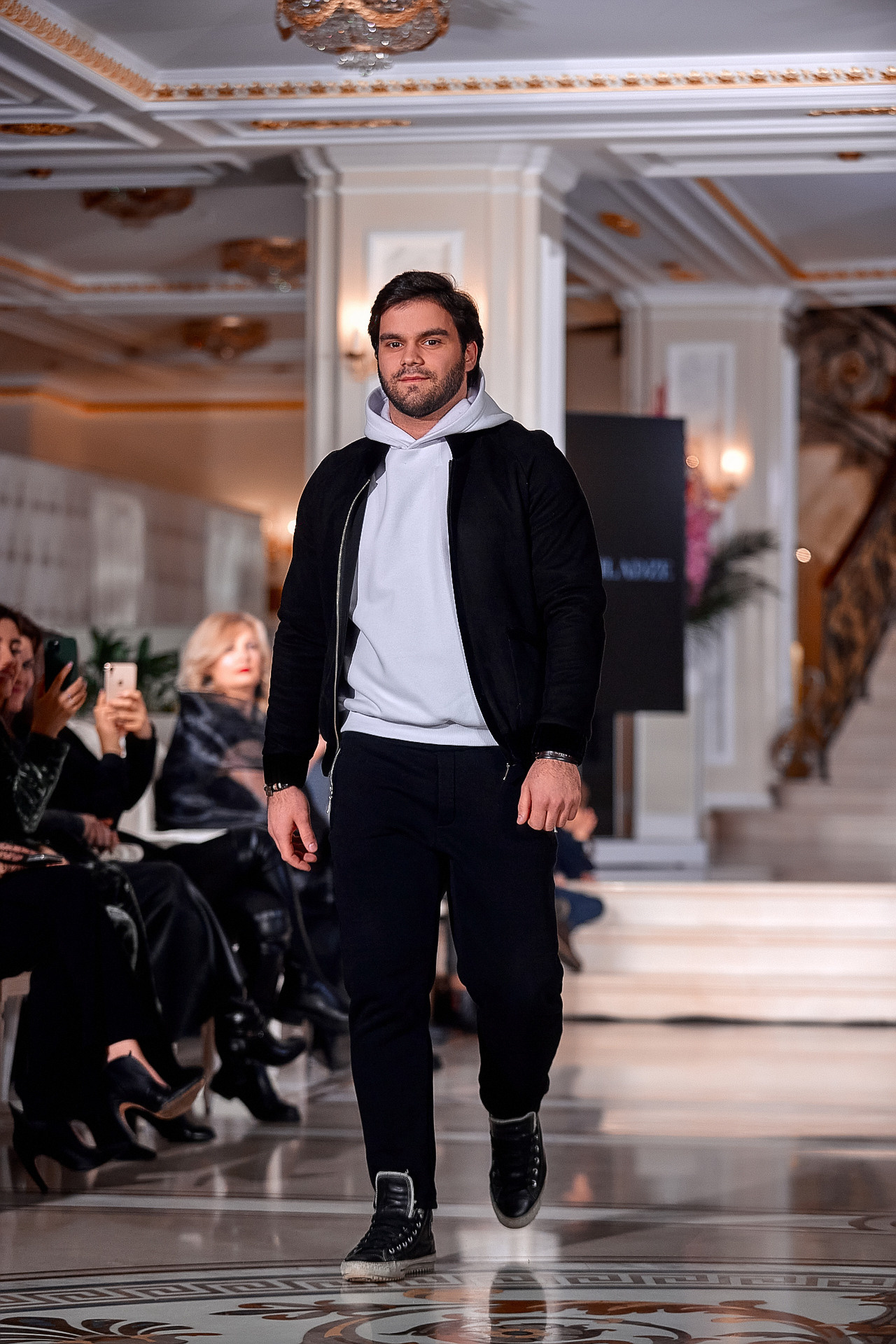 ПОКАЗ В ГОСТИНИЦЕ ЭРМИТАЖ