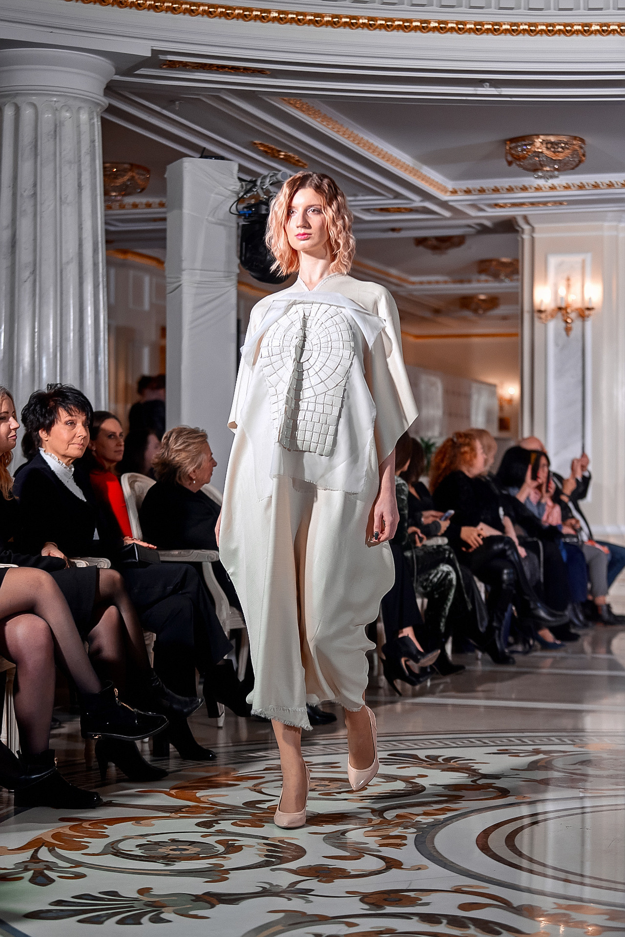 ПОКАЗ В ГОСТИНИЦЕ ЭРМИТАЖ