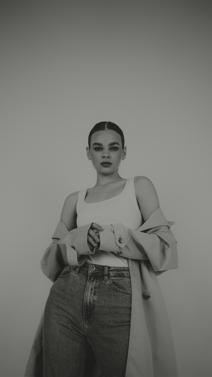 Черно-белая фотосессия на циклораме в фотостудии Новочеркасска «Рафинад». Свадебный фотограф в Ростове-на-Дону. Таинство Крещения и Венчания, семейные фотосессии. Алёна Чёботова