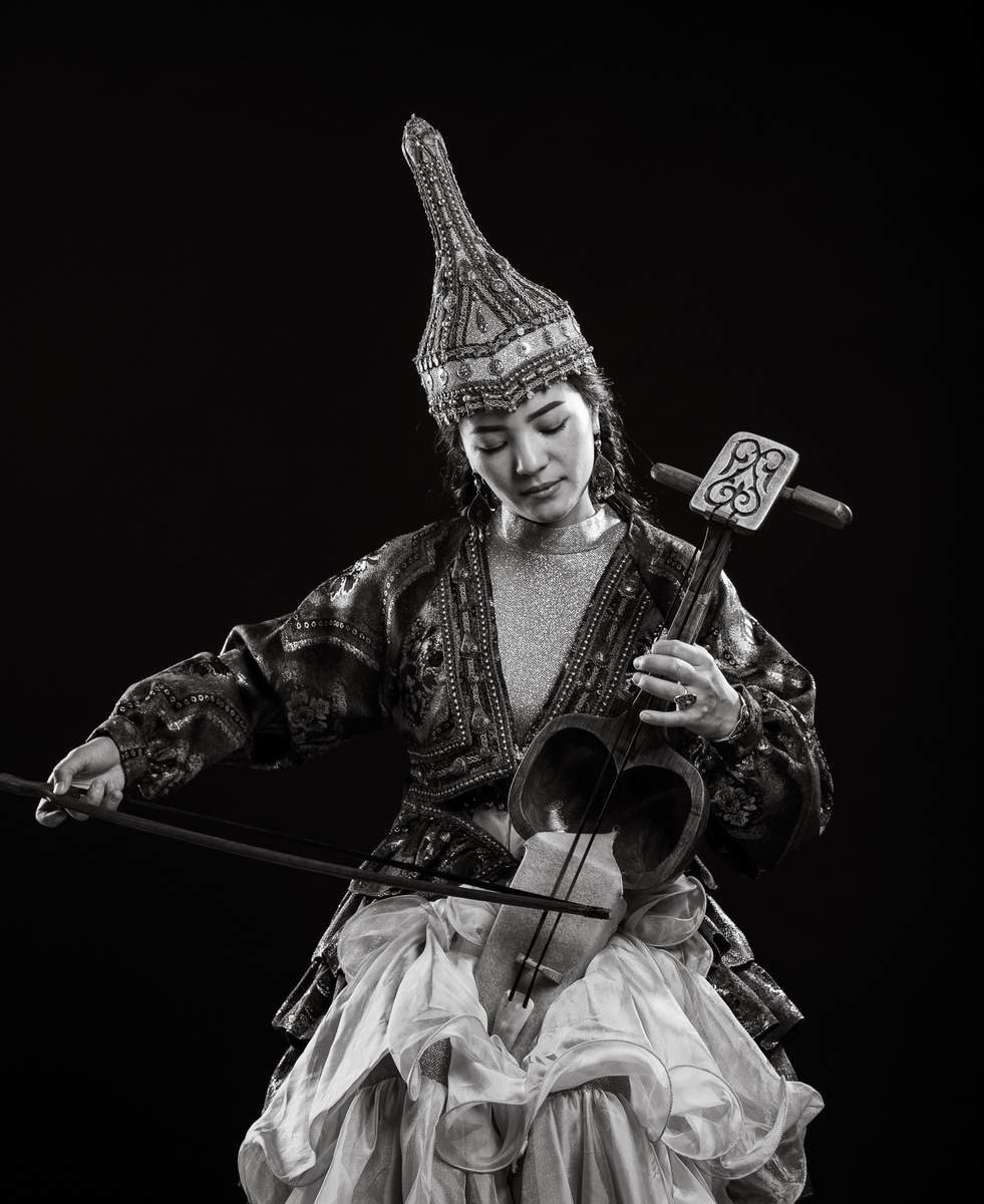 Женский портрет. BWstudio — фотостудия черно-белой фотографии Алматы. Фотограф Алматы. Фотостудия Алматы
