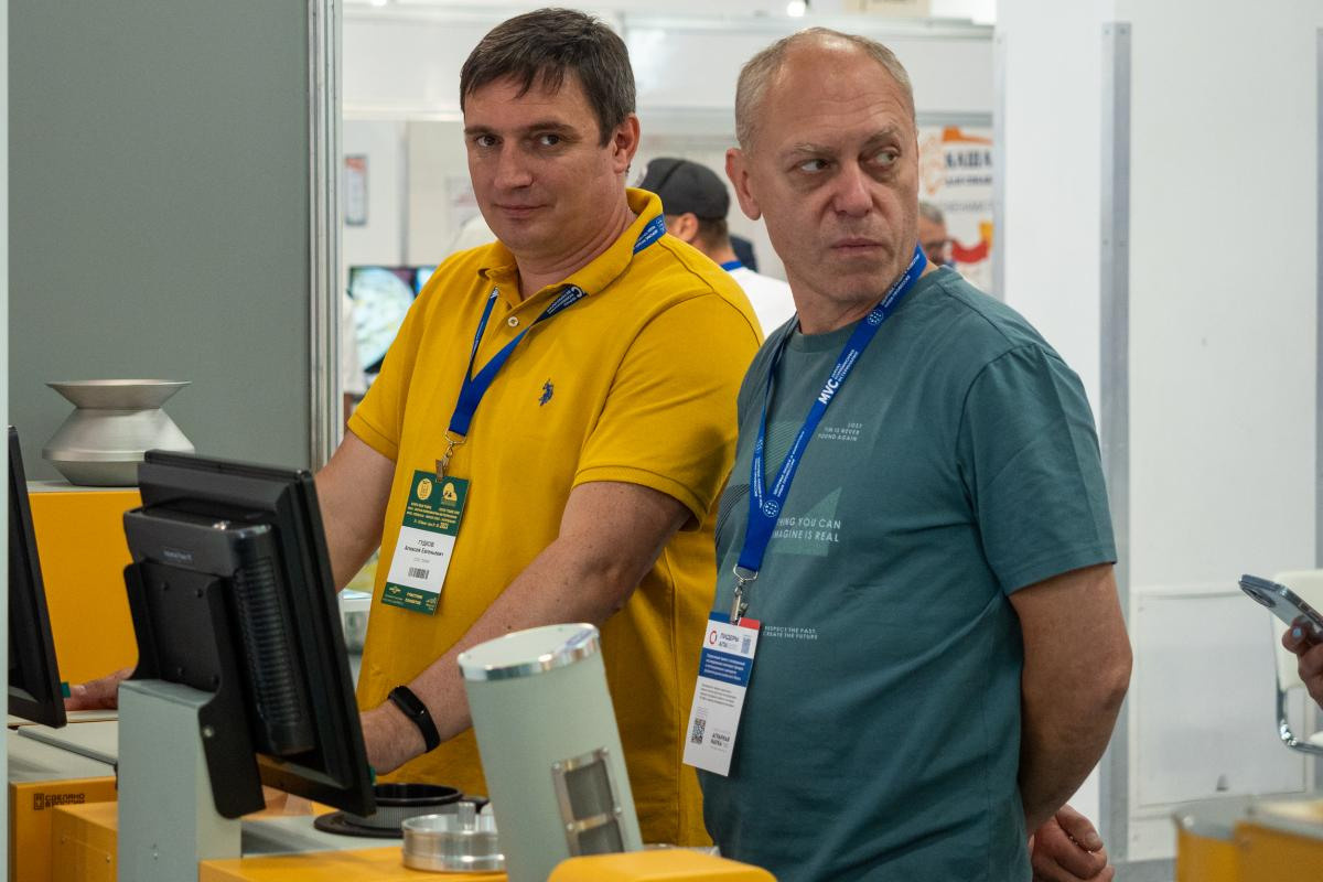 «MVC: Зерно — Комбикорма — Ветеринария — 2023». Валерий Бычков. Фотограф