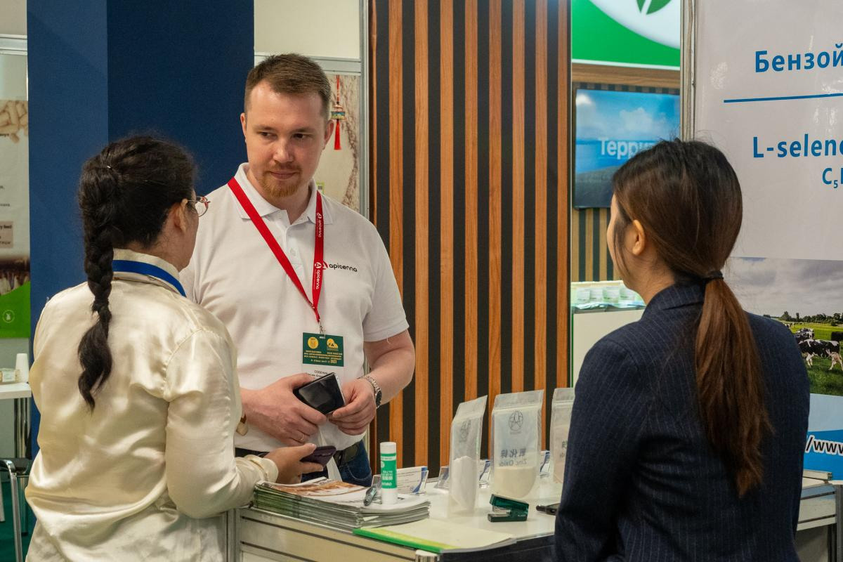 «MVC: Зерно — Комбикорма — Ветеринария — 2023». Валерий Бычков. Фотограф