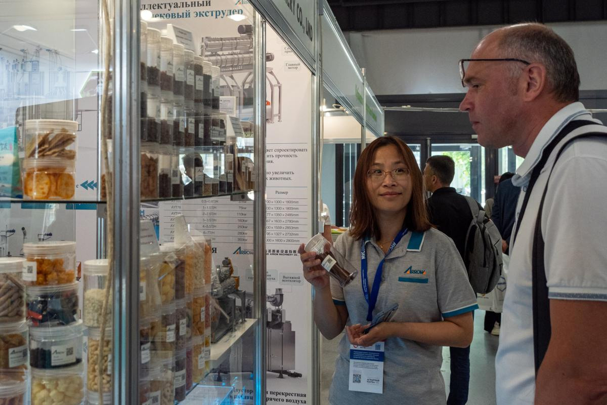 «MVC: Зерно — Комбикорма — Ветеринария — 2023». Валерий Бычков. Фотограф