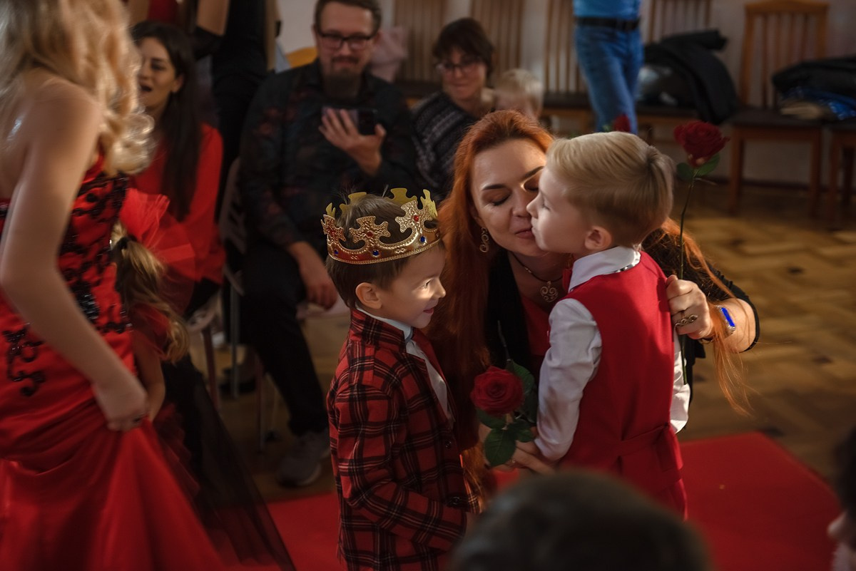 Выпускной в детской школе моделей HAPPYkids 2024. Семейный и коммерческий фотограф в Сочи Александр Бодунов