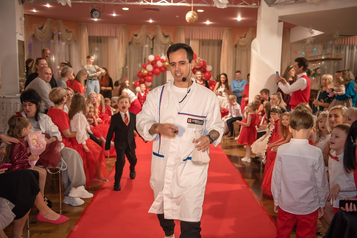Выпускной в детской школе моделей HAPPYkids 2024. Семейный и коммерческий фотограф в Сочи Александр Бодунов