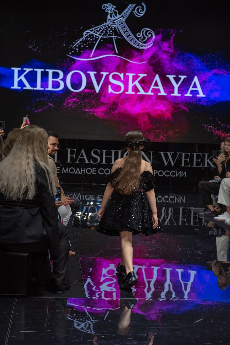 SochiFashionWeek2024 дизайнер Кибовская. Семейный и коммерческий фотограф в Сочи Александр Бодунов