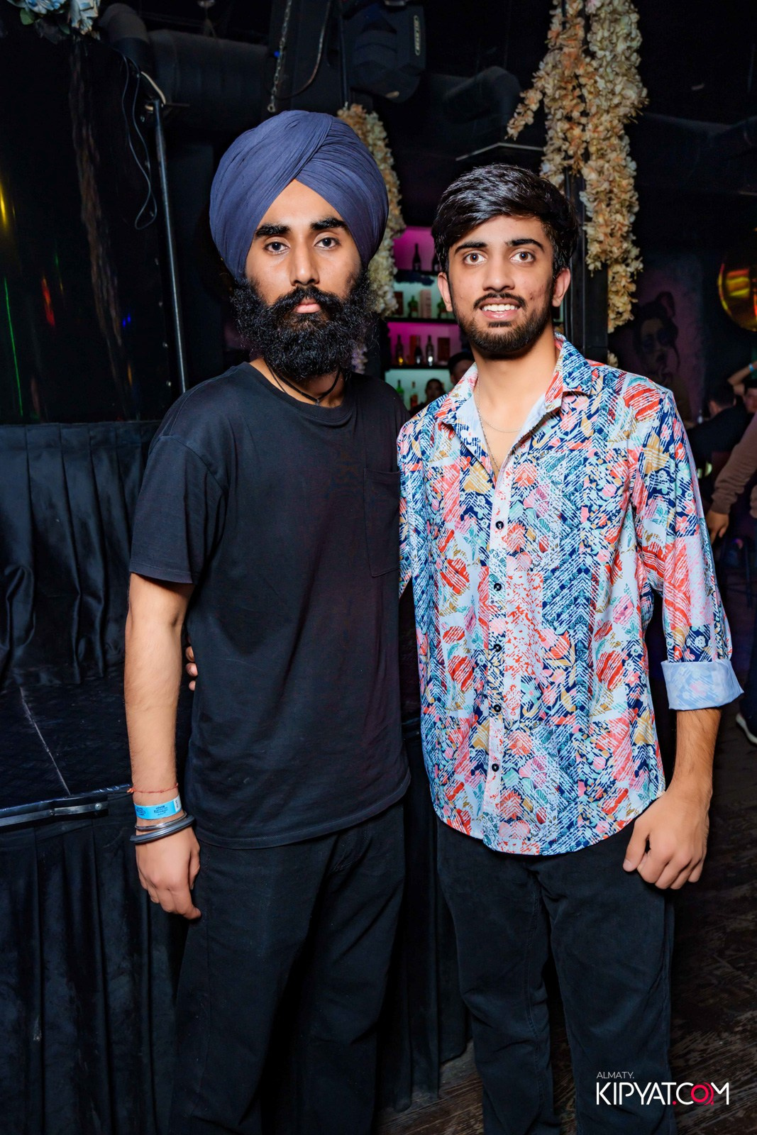 UYAT EMES BAR. КИПЯТКОМ АЛМАТЫ!