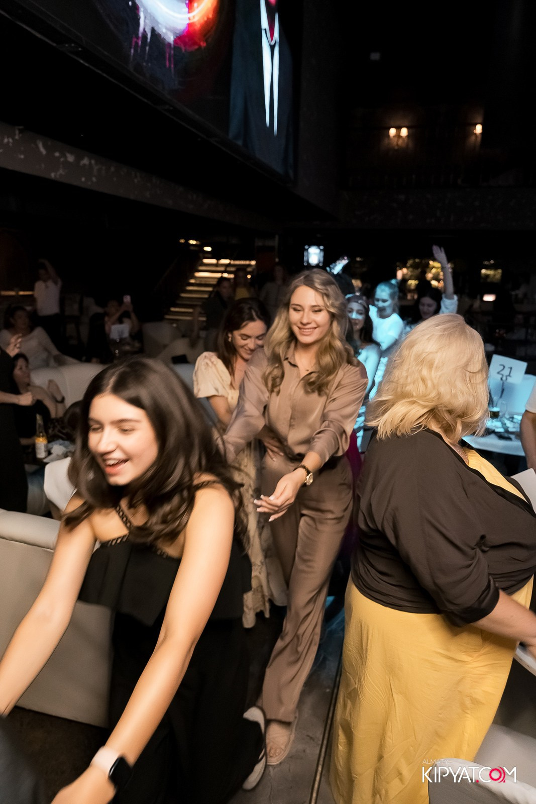 МУЗЫКАЛЬНОЕ ЛОТО В HIT RETRO. КИПЯТКОМ АЛМАТЫ!