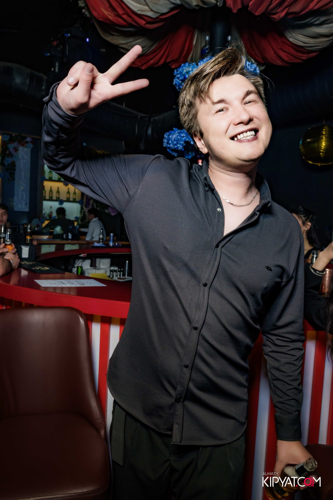 UYAT EMES BAR. КИПЯТКОМ АЛМАТЫ!