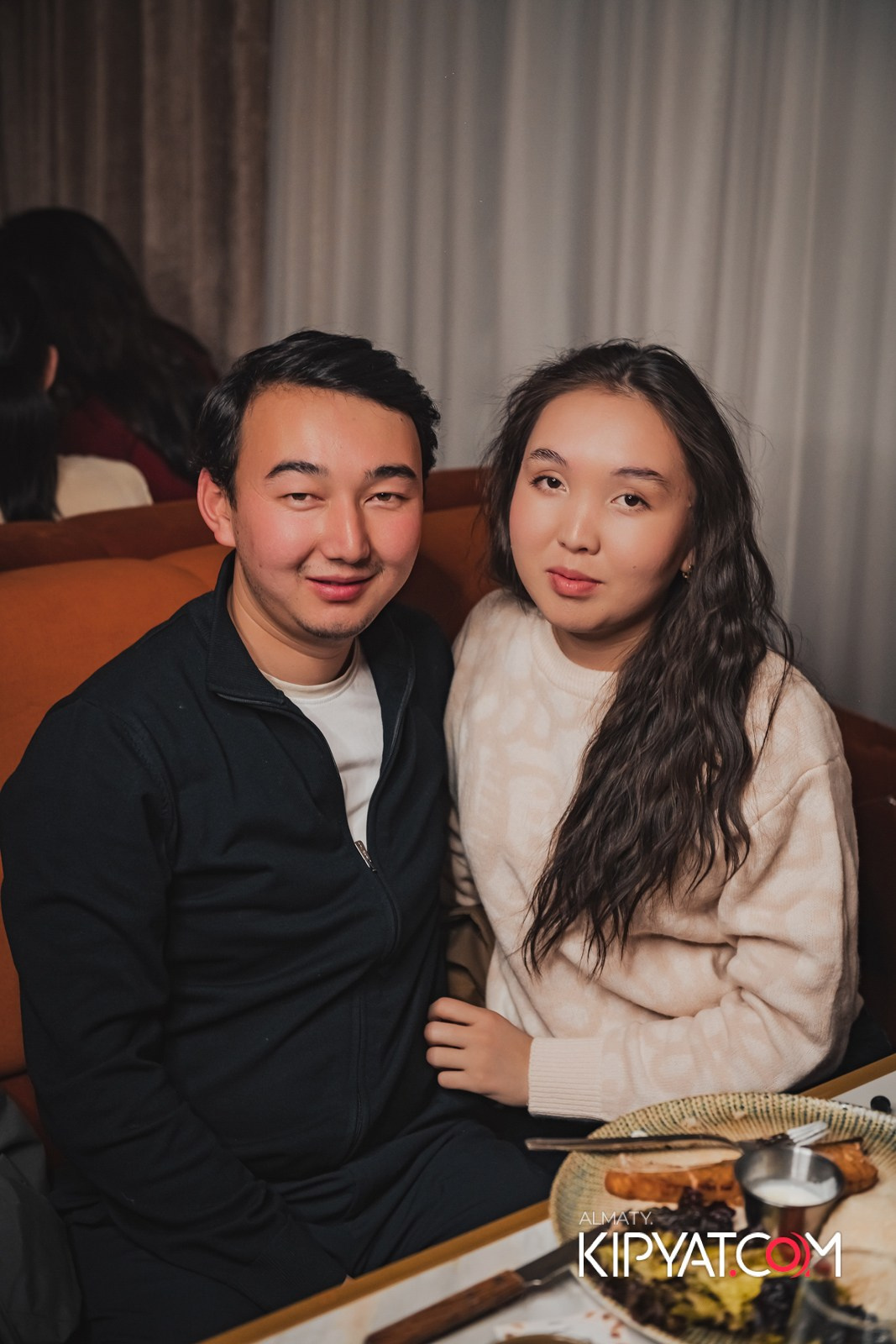 БАР ПАНАЕХАЛИ НА ДОСТЫК. КИПЯТКОМ АЛМАТЫ!