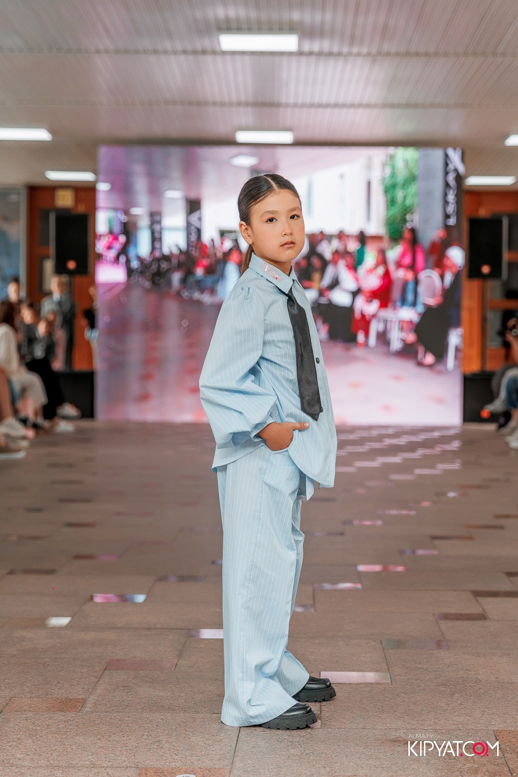 JUNIOR FASHION SHOW. КИПЯТКОМ АЛМАТЫ!