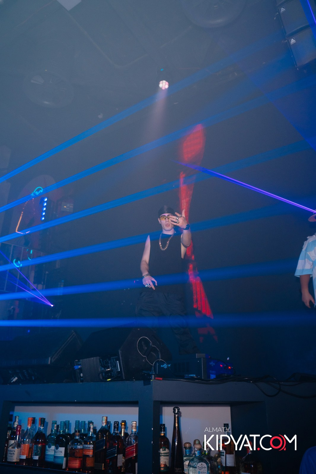 SANTA BARBARA — «OldСкулы Свело» Выступление группы 101. КИПЯТКОМ АЛМАТЫ!