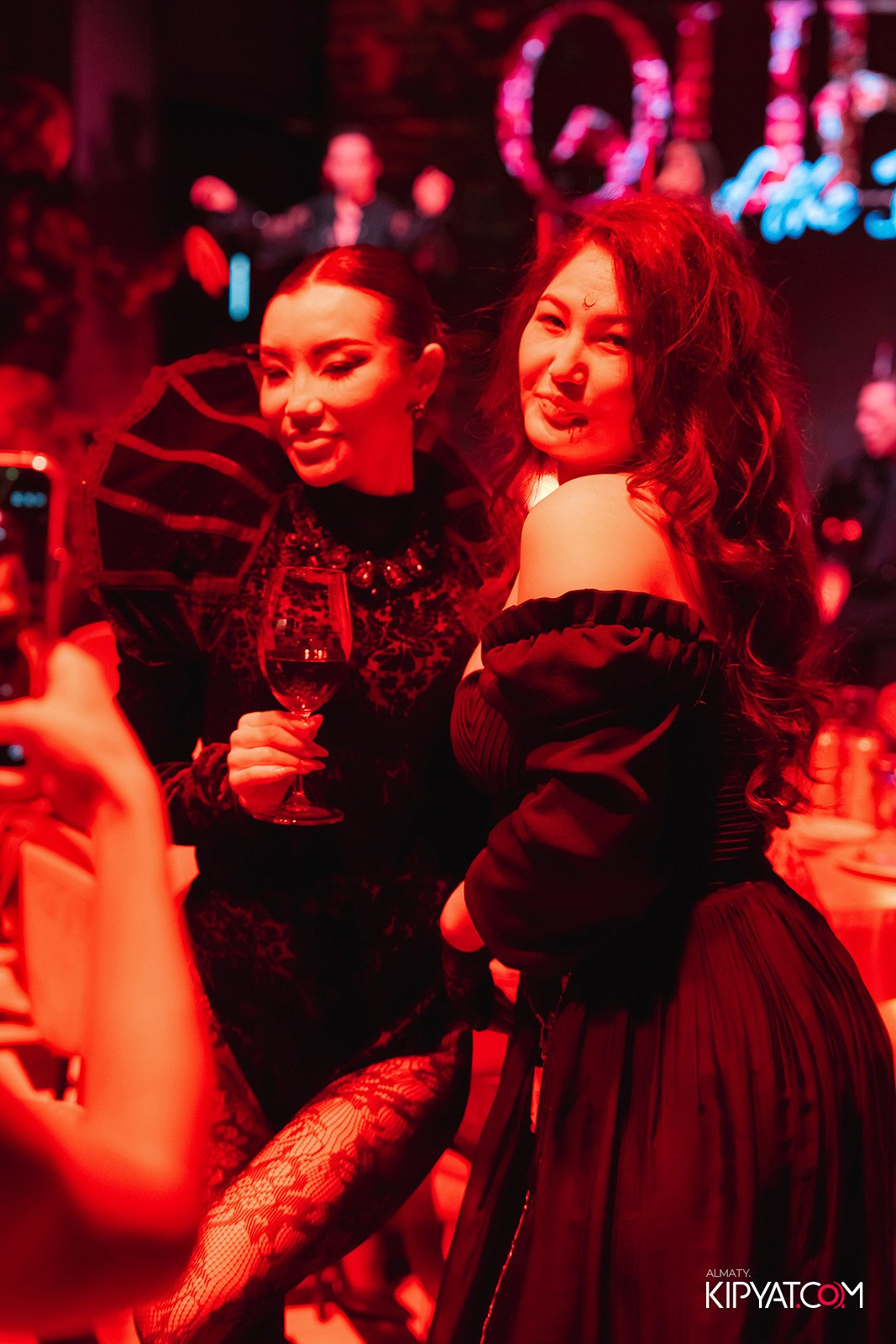 QUEEN. КИПЯТКОМ АЛМАТЫ!