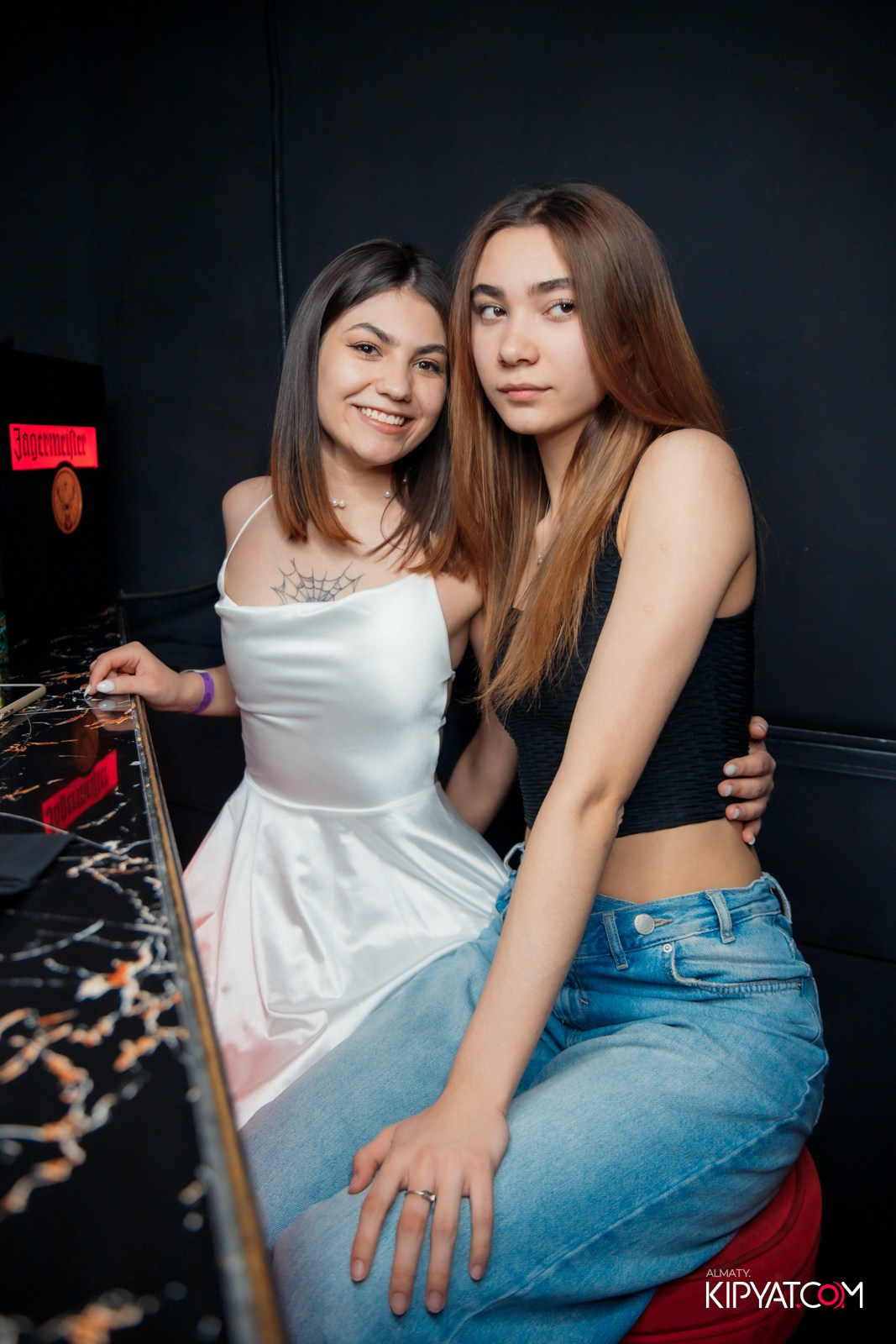 UYAT EMES BAR. КИПЯТКОМ АЛМАТЫ!