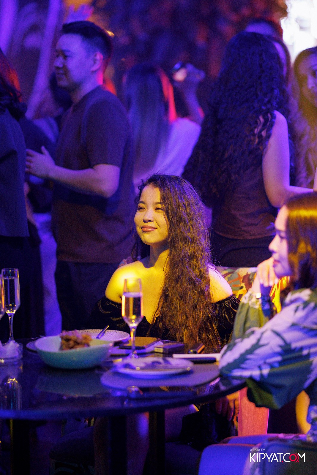 FRIENDS BAR & TERRACE. КИПЯТКОМ АЛМАТЫ! Фотосъемка мероприятий в Алматы