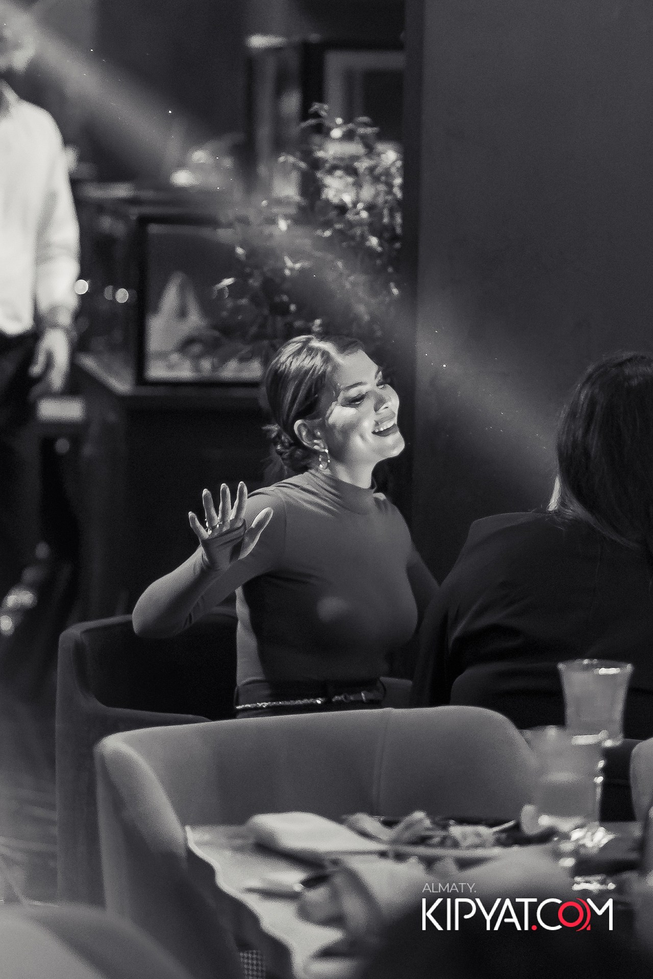 MOOD KARAOKE & TERRACE. КИПЯТКОМ АЛМАТЫ!