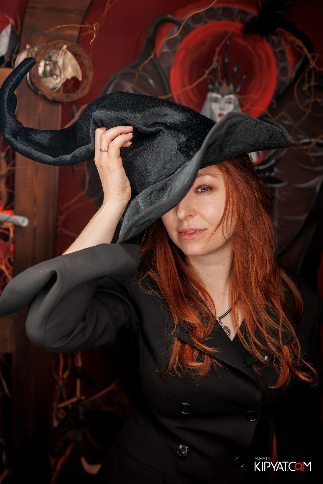 MERRY CREEPYSTMASS AND SPOOKY NEW YEAR — QUEEN OF THE DARKNESS BAR. КИПЯТКОМ АЛМАТЫ!