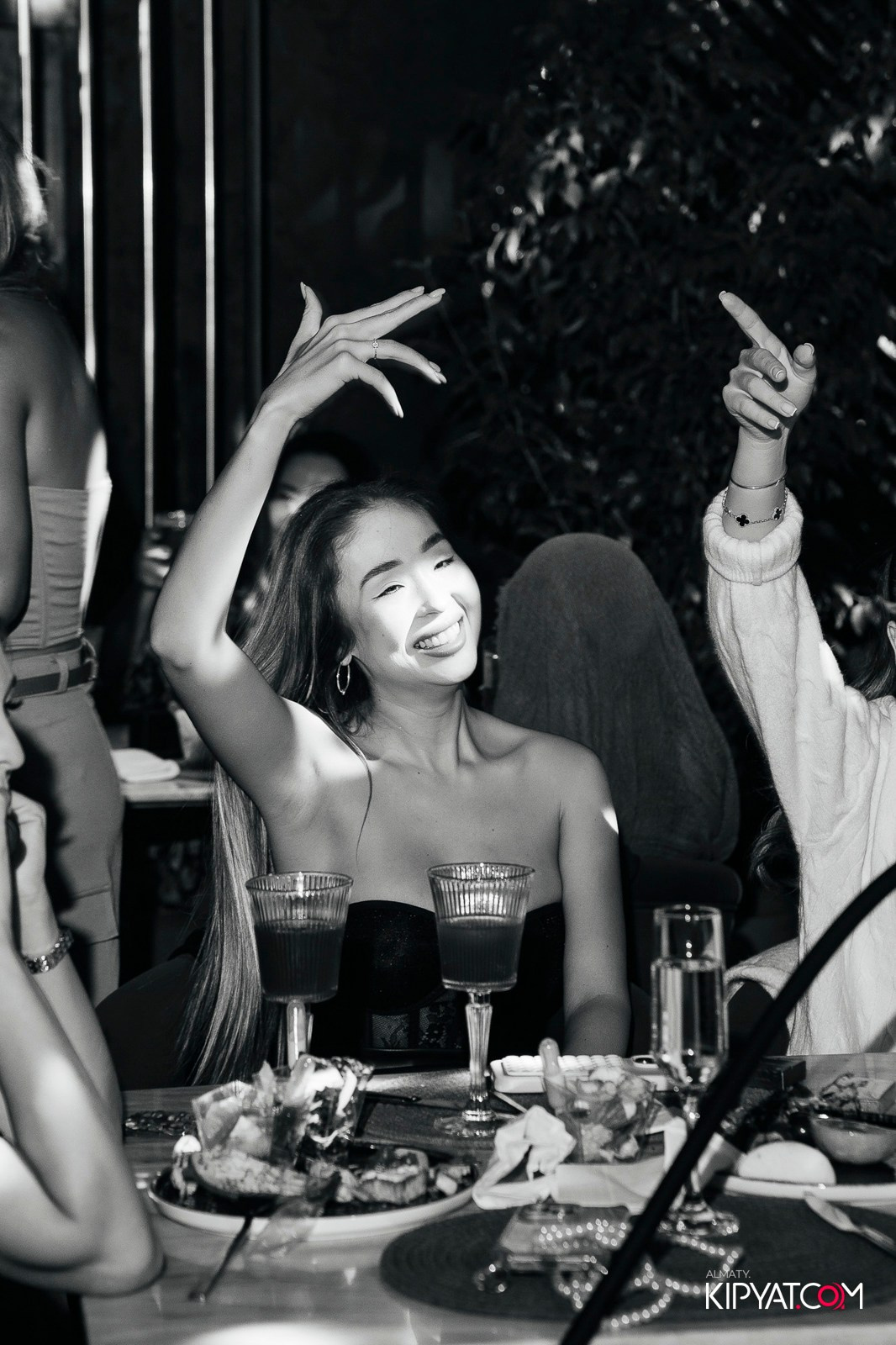 KARAOKE BATTLE В MOOD KARAOKE & TERRACE. КИПЯТКОМ АЛМАТЫ!