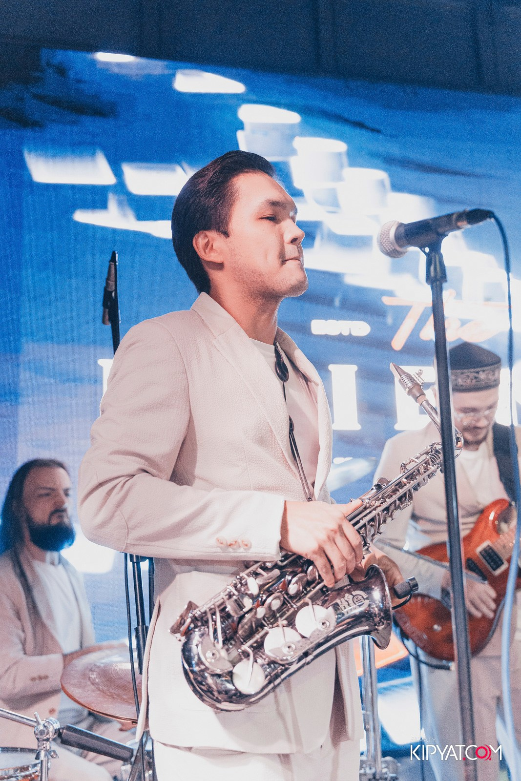 FRIENDS BAR & TERRACE. КИПЯТКОМ АЛМАТЫ!