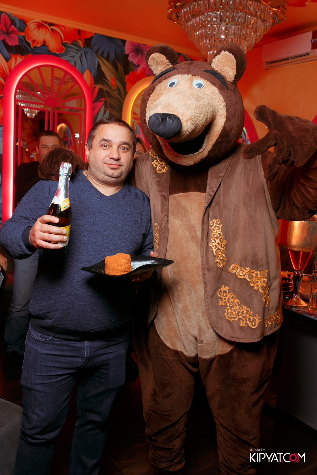 УХО И МЕДВЕДЬ НА САИНА. КИПЯТКОМ АЛМАТЫ!