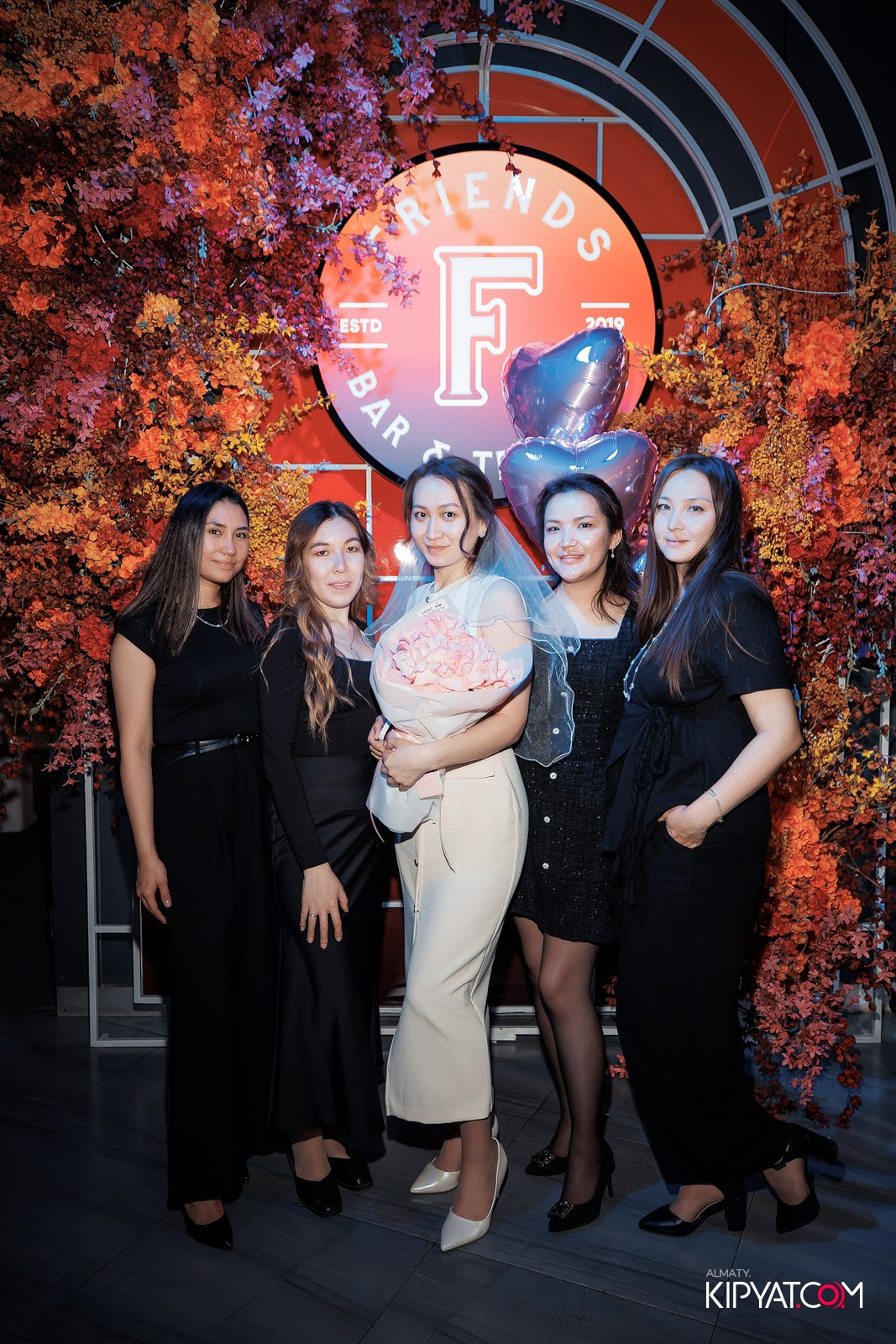 FRIENDS BAR & TERRACE. КИПЯТКОМ АЛМАТЫ!