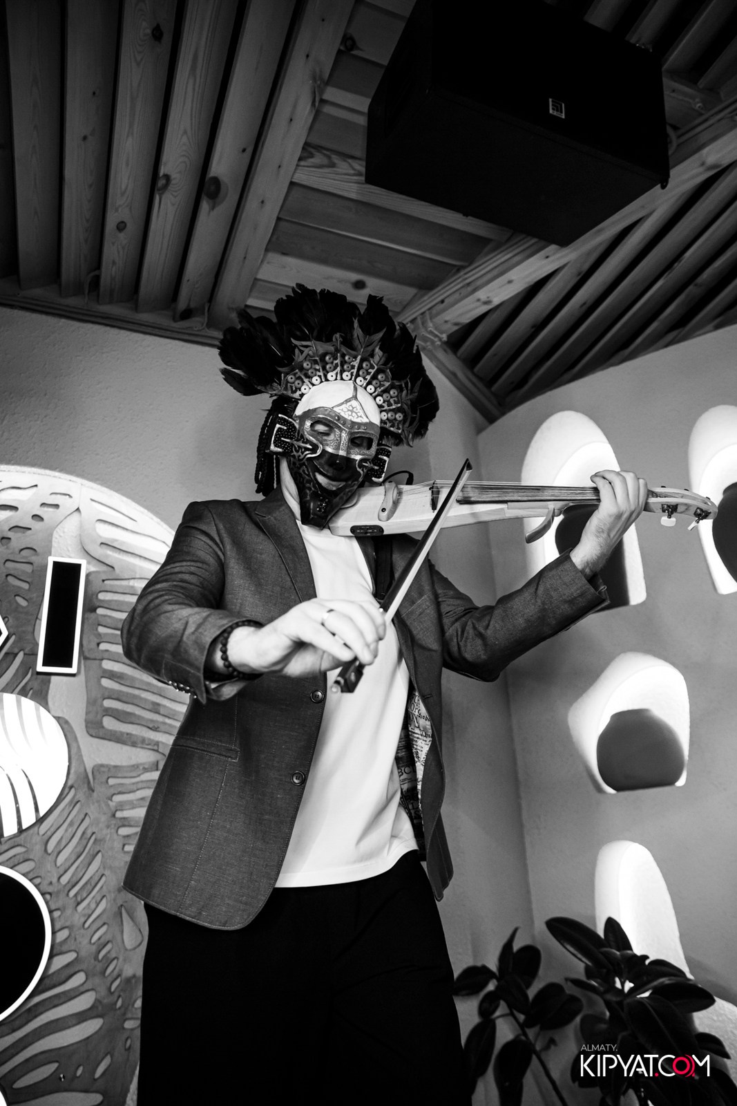 MOOD BAR & TERRACE. КИПЯТКОМ АЛМАТЫ!