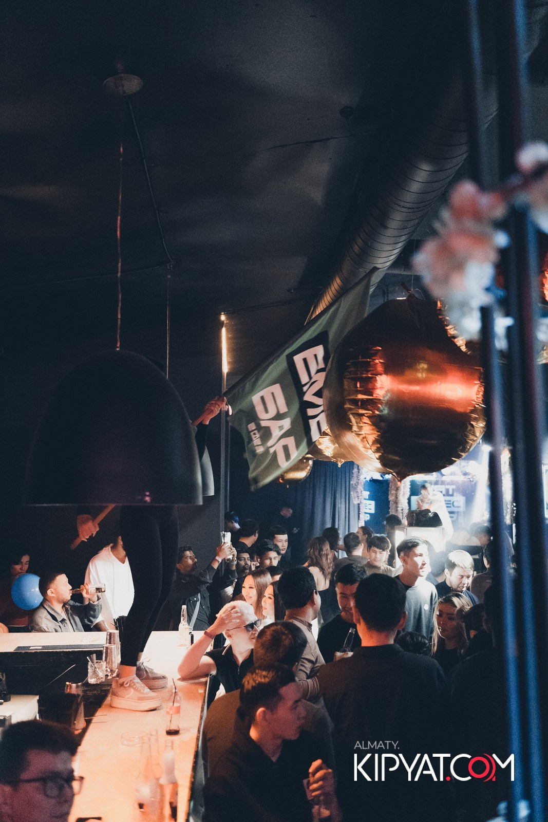 UYAT EMES BAR. КИПЯТКОМ АЛМАТЫ!