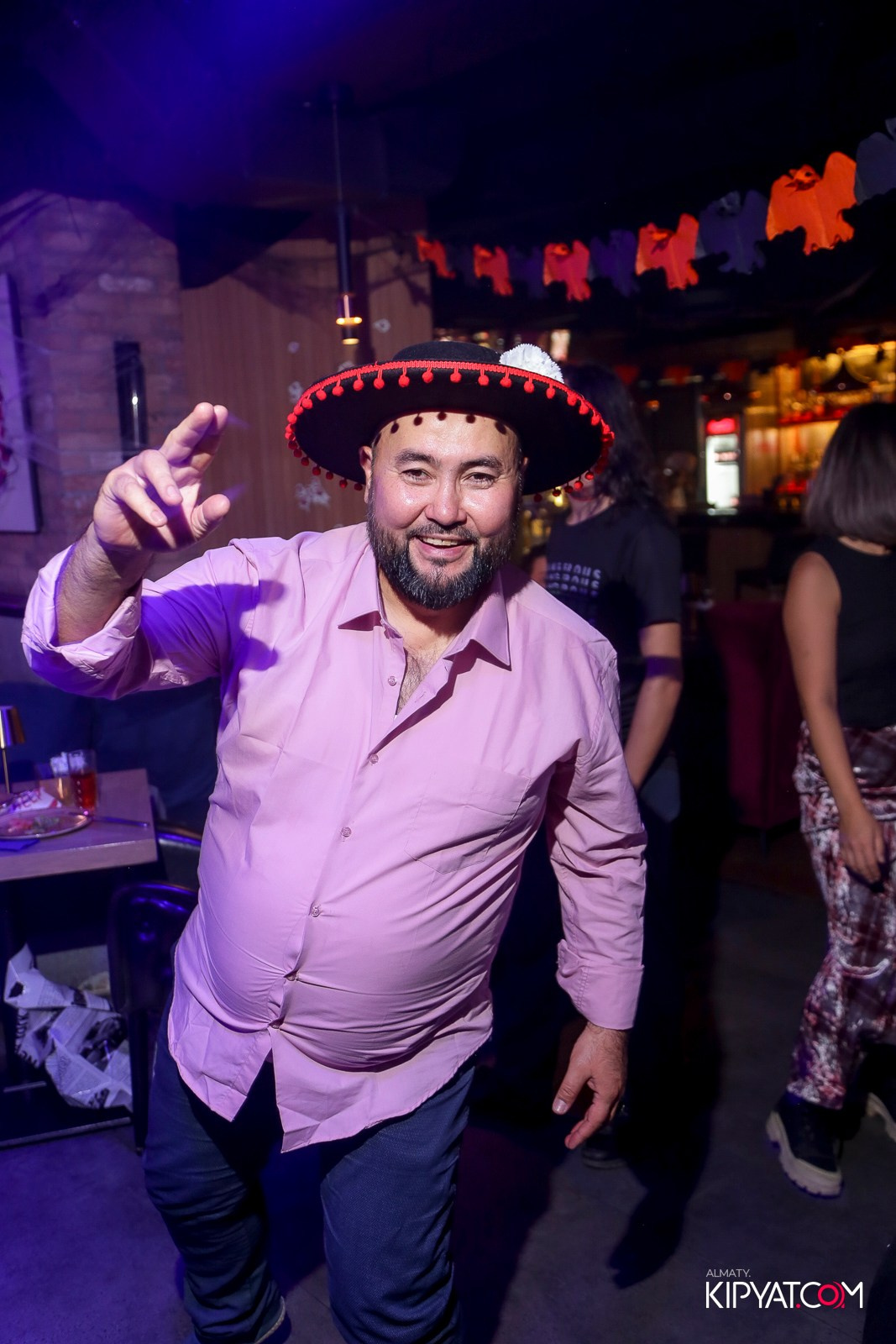 SPACE KARAOKE BAR. КИПЯТКОМ АЛМАТЫ!