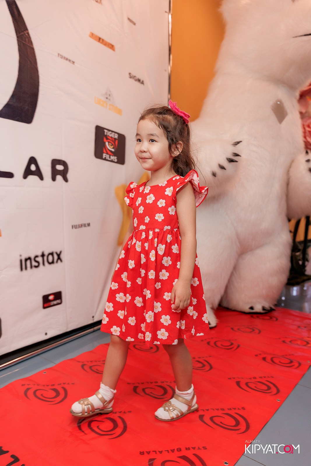 ПРЕЗЕНТАЦИЯ 10 ГРУППЫ КИНОПРОЕКТА STARBALALAR. КИПЯТКОМ АЛМАТЫ!