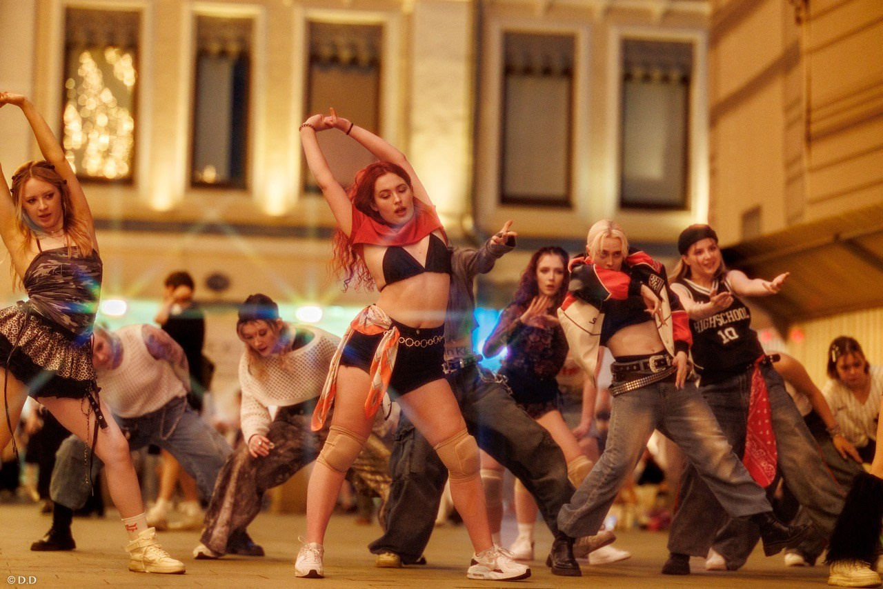 Cover dance in public'. Различные мероприятия и просто фотографии людей