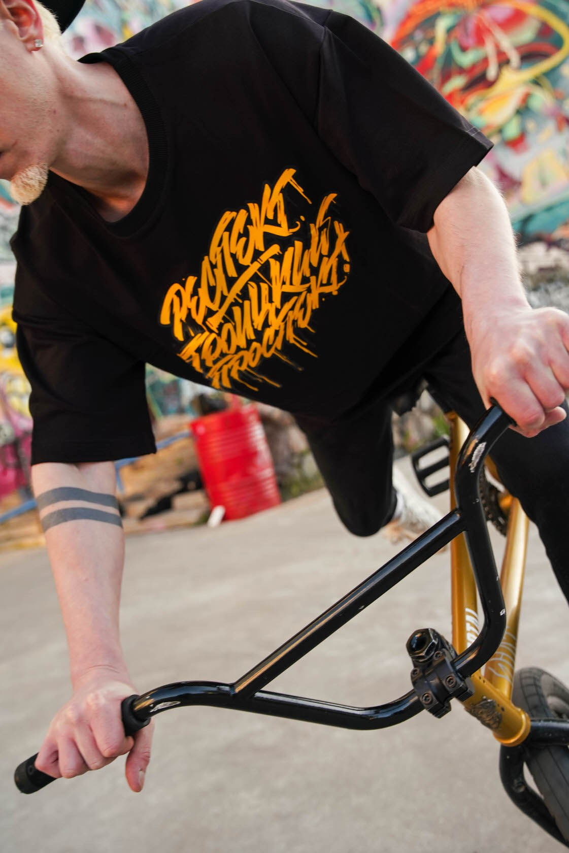 Коммерческая съемка одежды для бренда Доска Треска в Архангельске. Съемки