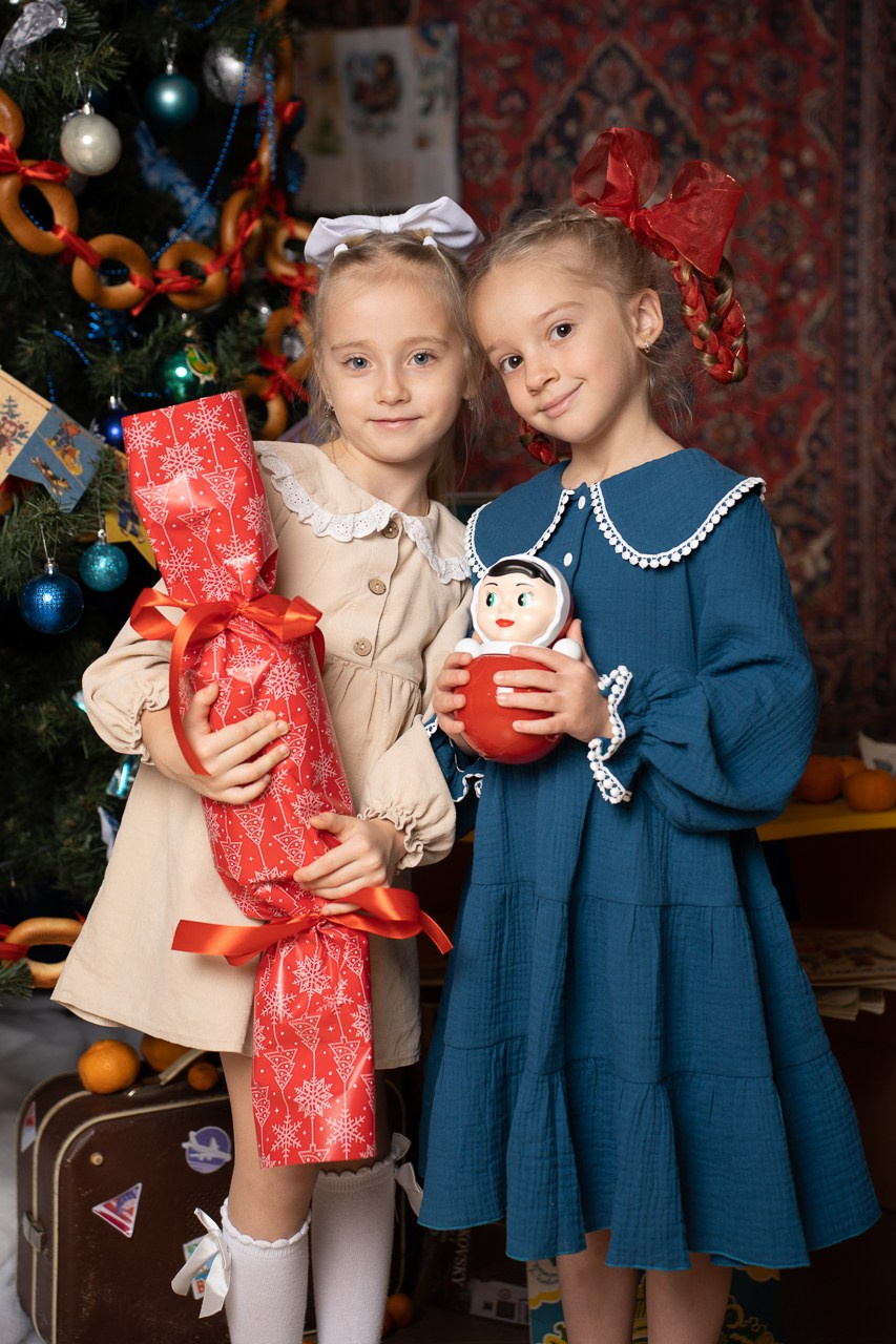 Елка, кассеты и мандаринки. Фотограф Мария Ковкова