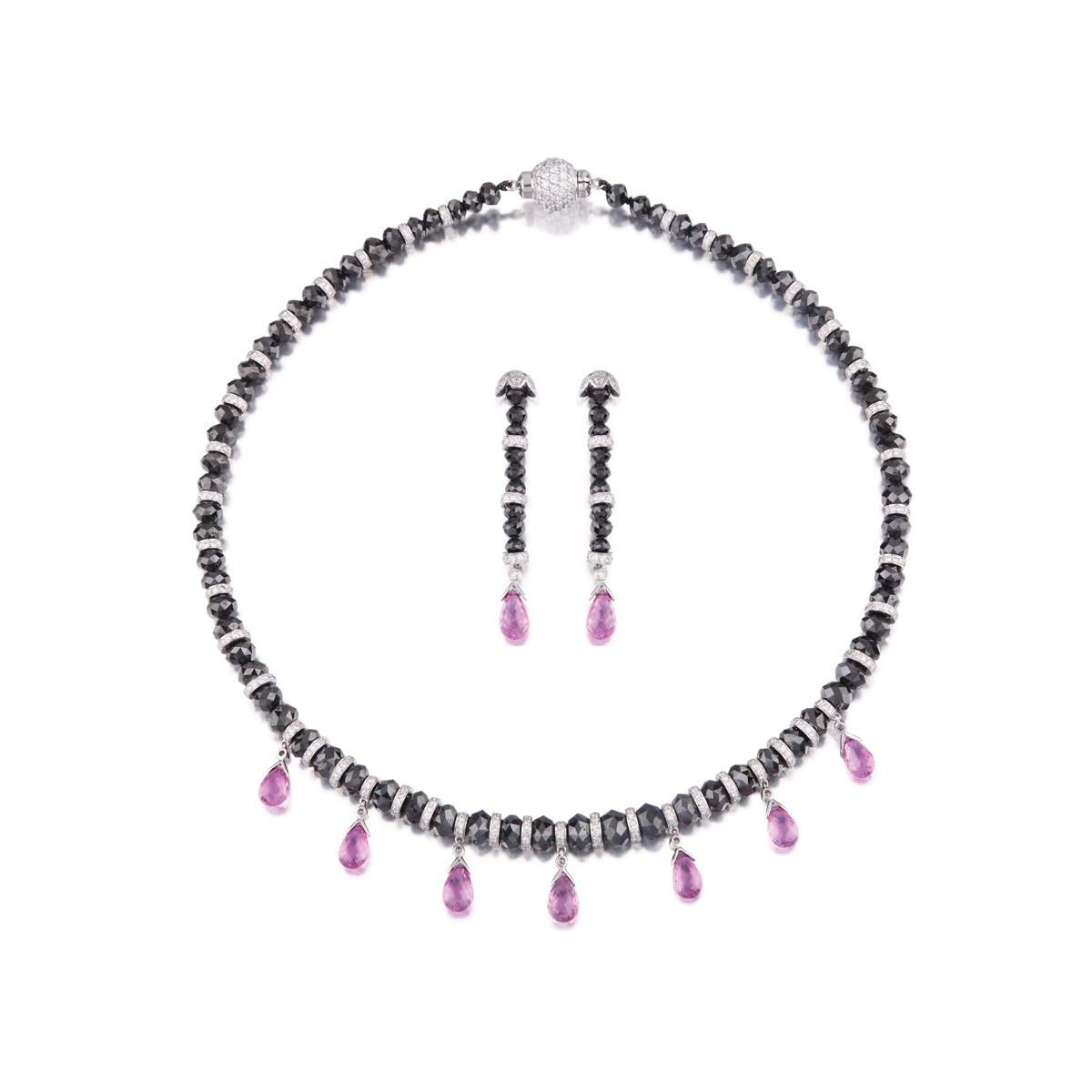 Фотосъемка ювелирных украшений. Предметный и рекламный фотограф в Москве и Московской области Максим Стриганов