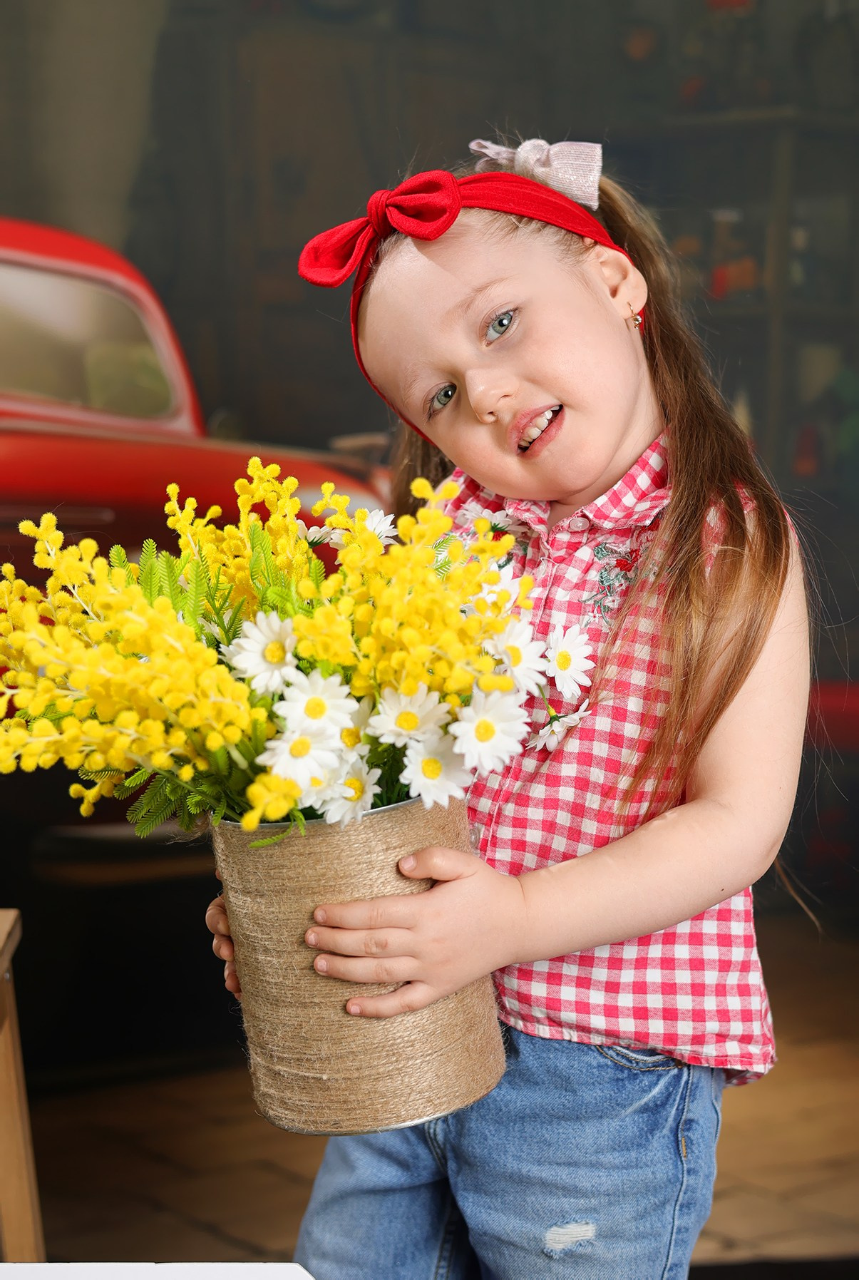 Гараж. Выпускные альбомы в Иваново в детский сад и школу. Александр и Светлана Янкины