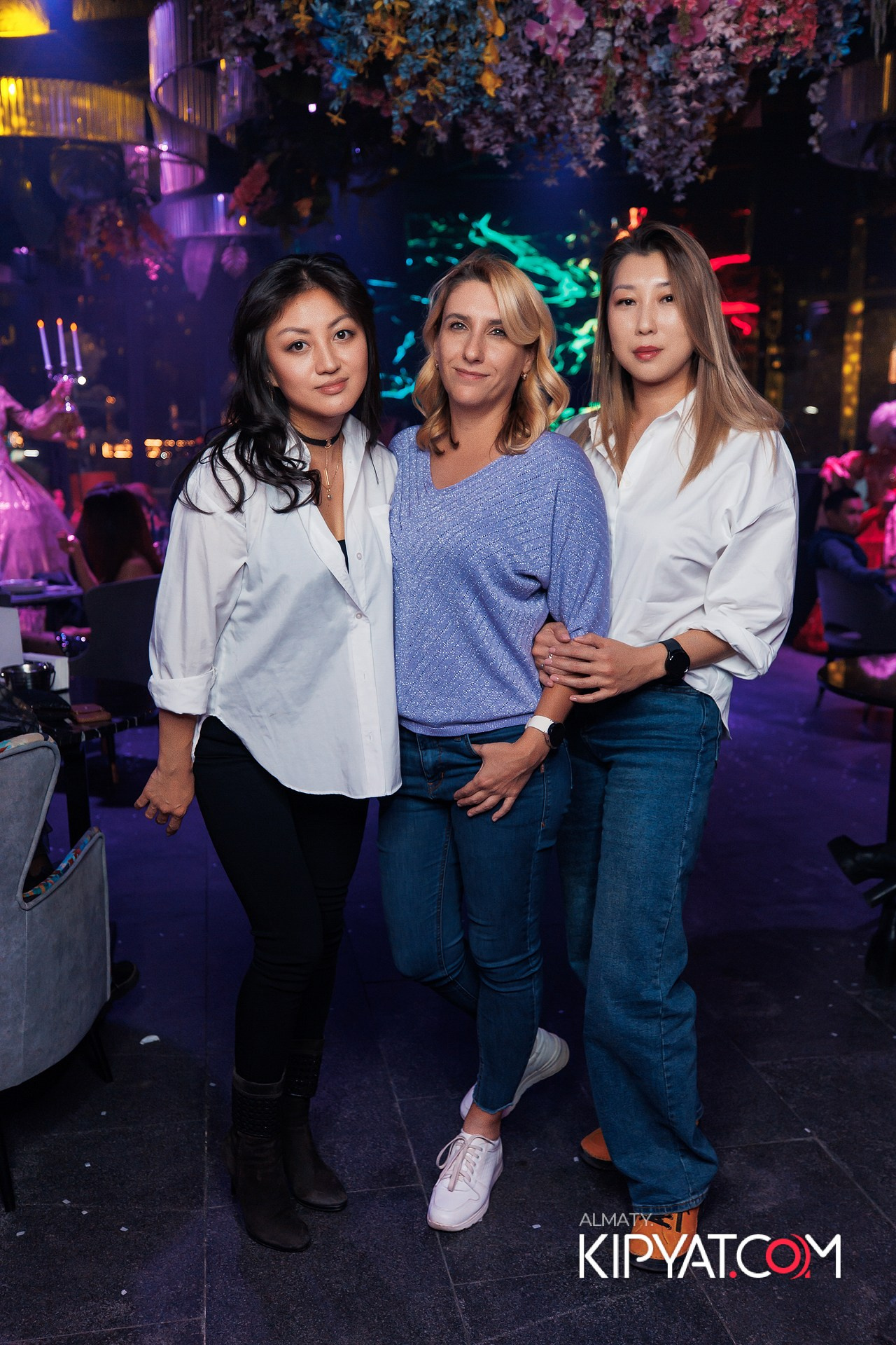 FRIENDS BAR & TERRACE. КИПЯТКОМ АЛМАТЫ! Фотосъемка мероприятий в Алматы