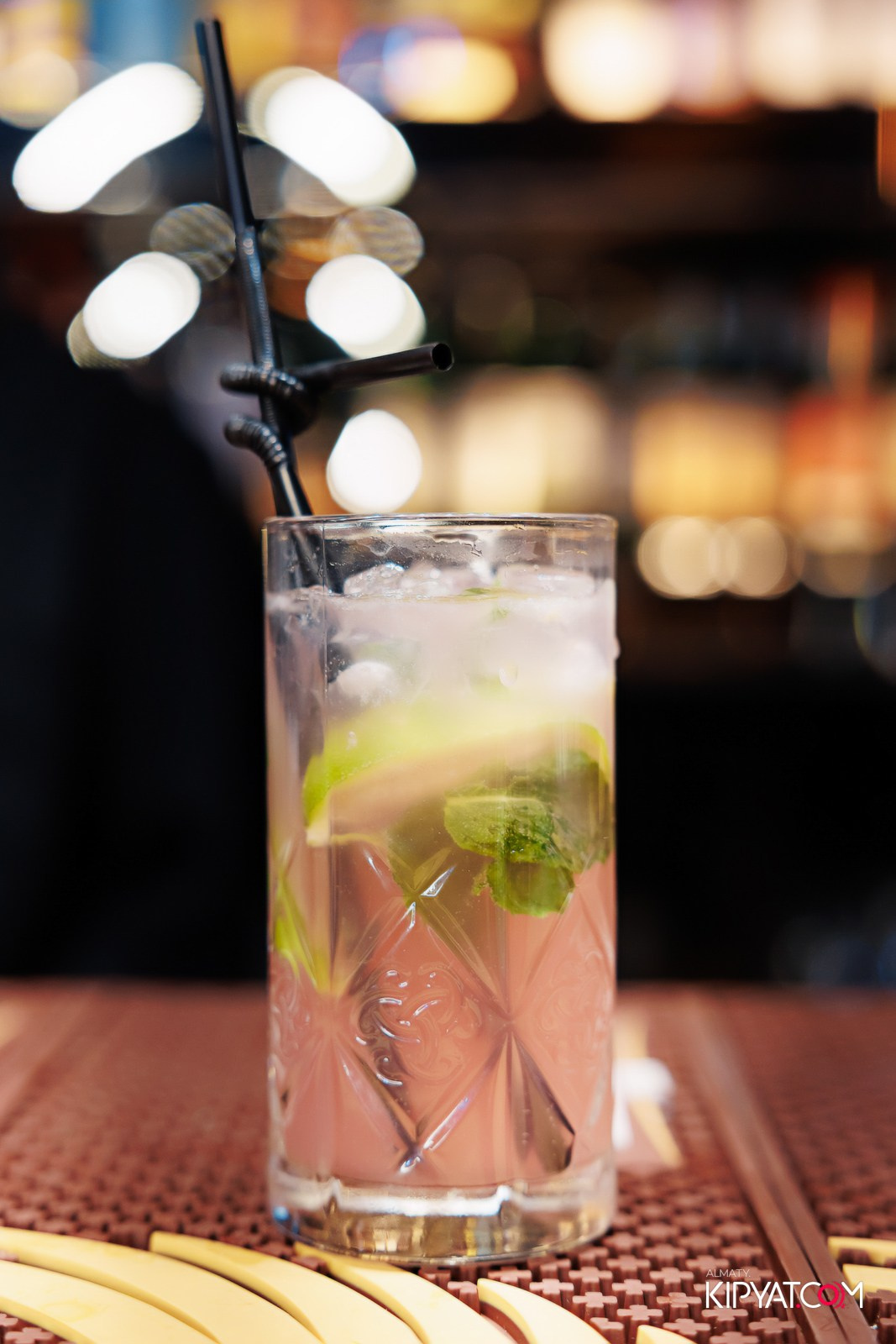 БАР ПАНАЕХАЛИ НА ДОСТЫК. КИПЯТКОМ АЛМАТЫ!