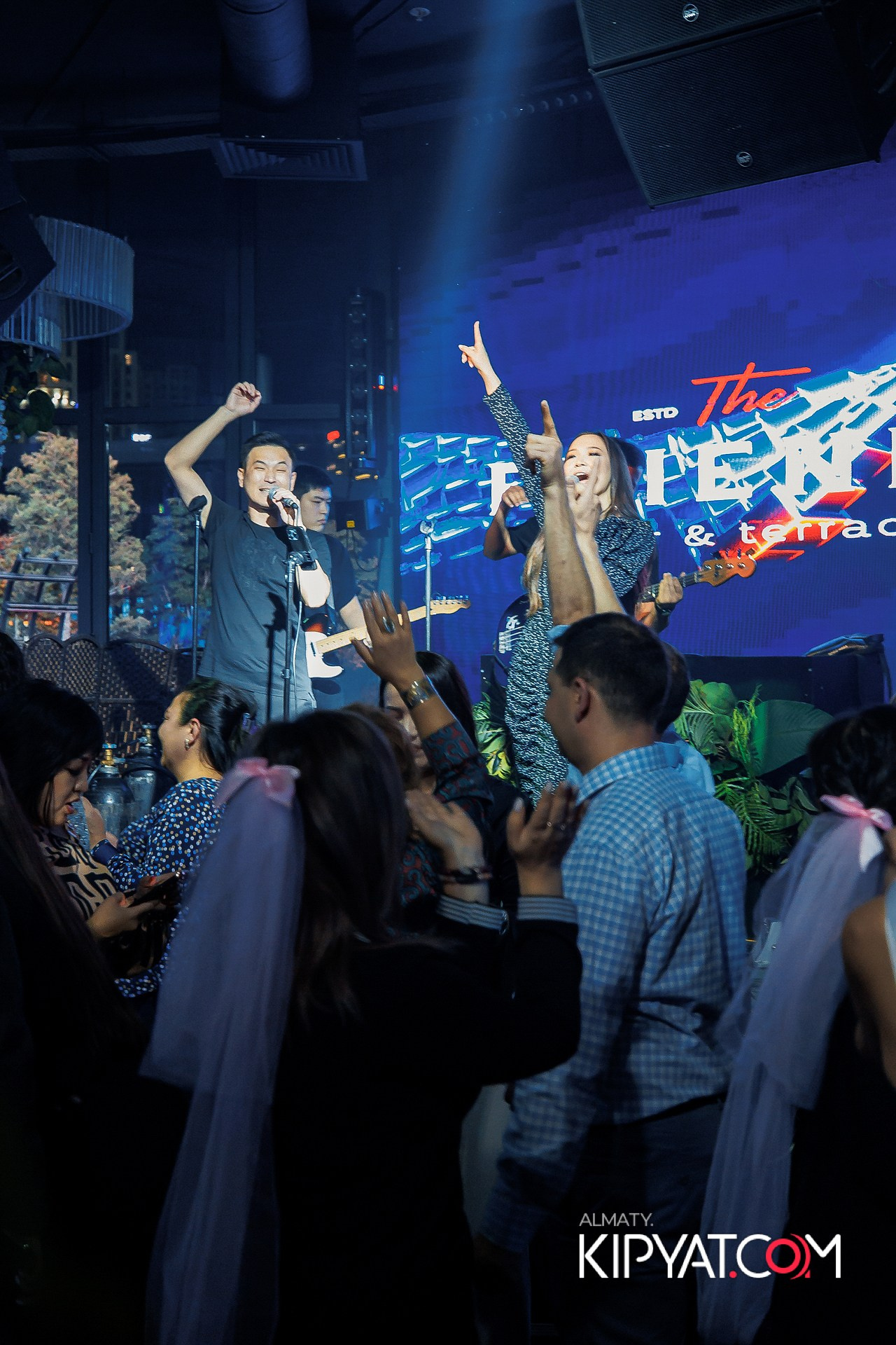 FRIENDS BAR & TERRACE. КИПЯТКОМ АЛМАТЫ! Фотосъемка мероприятий в Алматы