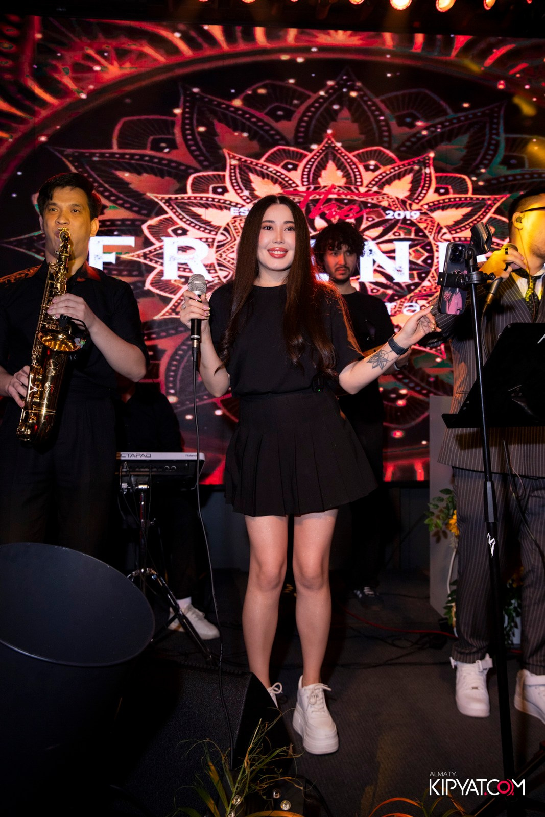 FRIENDS BAR & TERRACE. КИПЯТКОМ АЛМАТЫ! Фотосъемка мероприятий в Алматы
