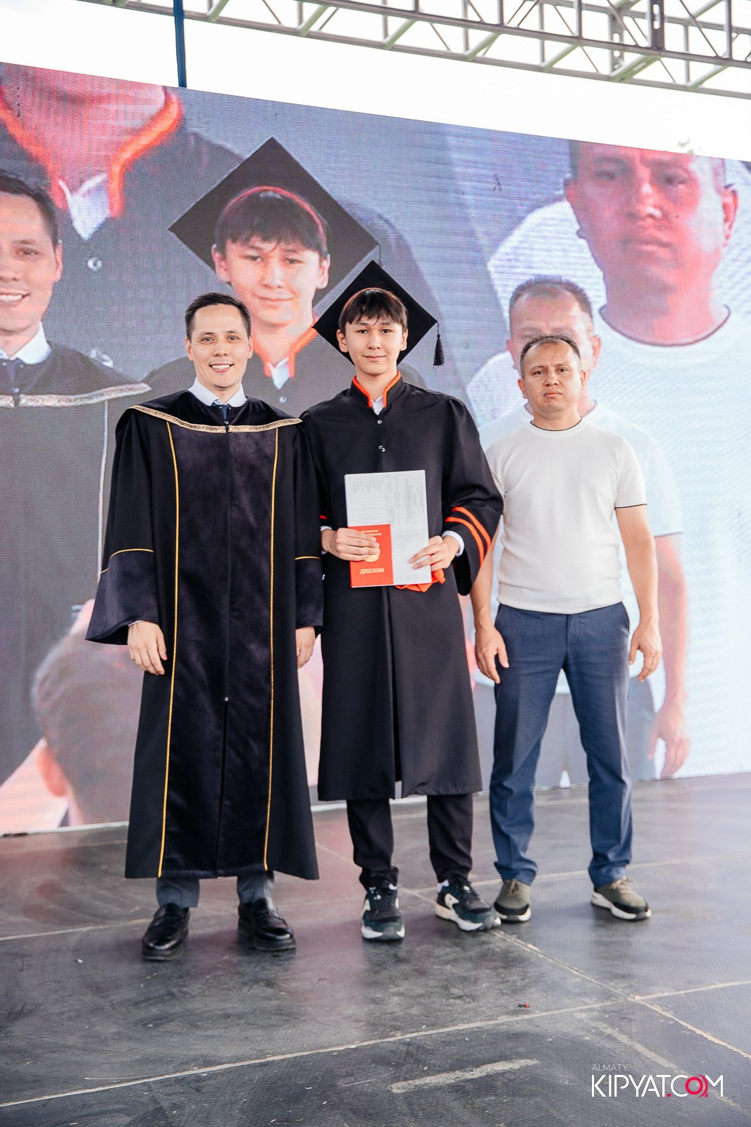 ВРУЧЕНИЕ ДИПЛОМОВ — НАРХОЗ КОЛЛЕДЖ. Part 3. КИПЯТКОМ АЛМАТЫ!