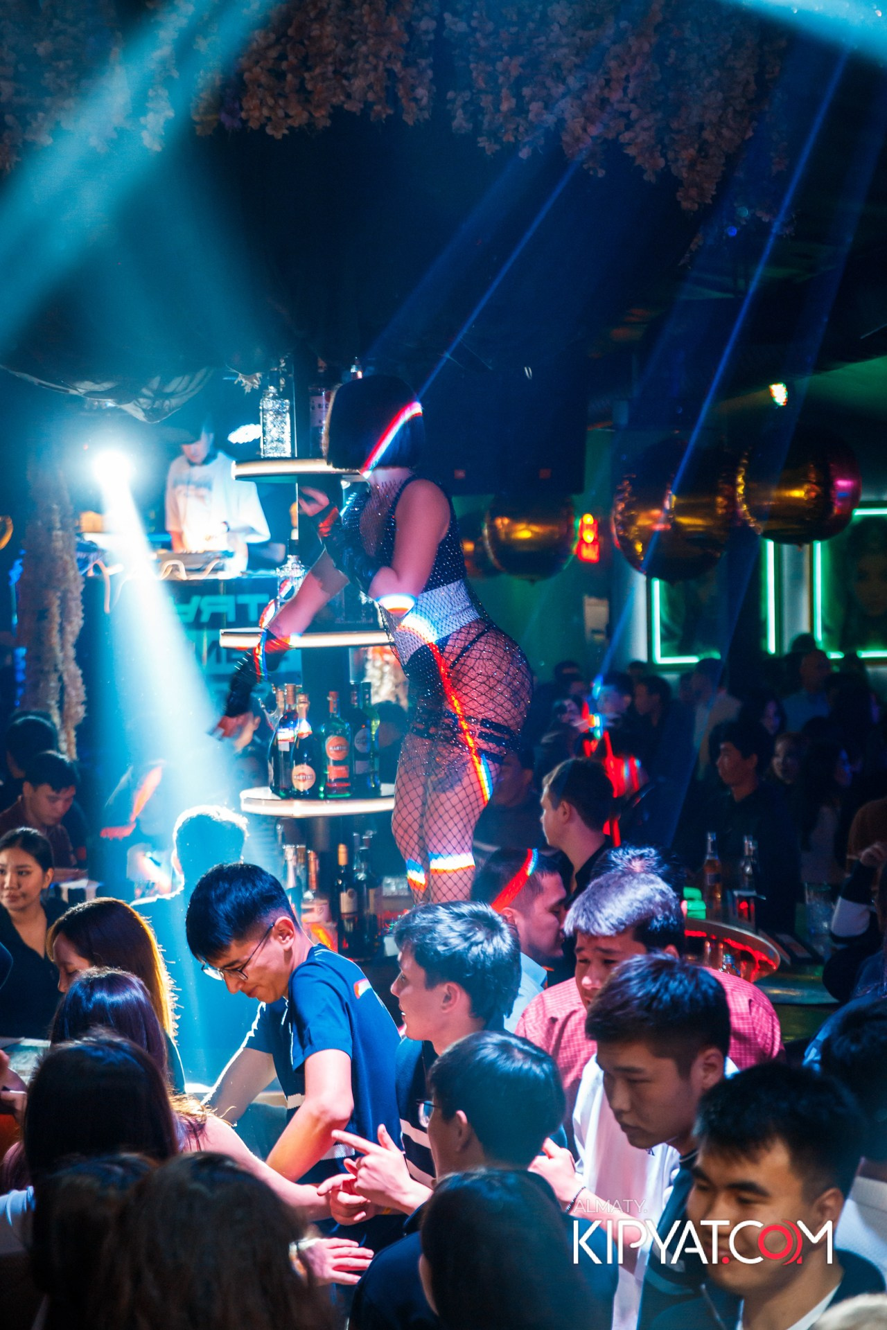 UYAT EMES BAR. КИПЯТКОМ АЛМАТЫ!
