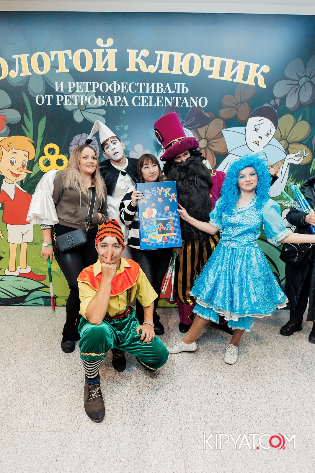 ЗОЛОТОЙ КЛЮЧИК И РЕТРОФЕСТИВАЛЬ ОТ РЕСТОБАРА CELENTANO. КИПЯТКОМ АЛМАТЫ!